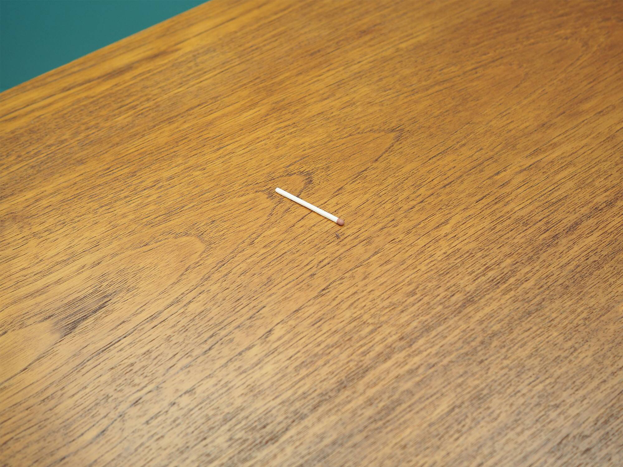 Buffet haut en teck, design danois, années 1960, production : Danemark