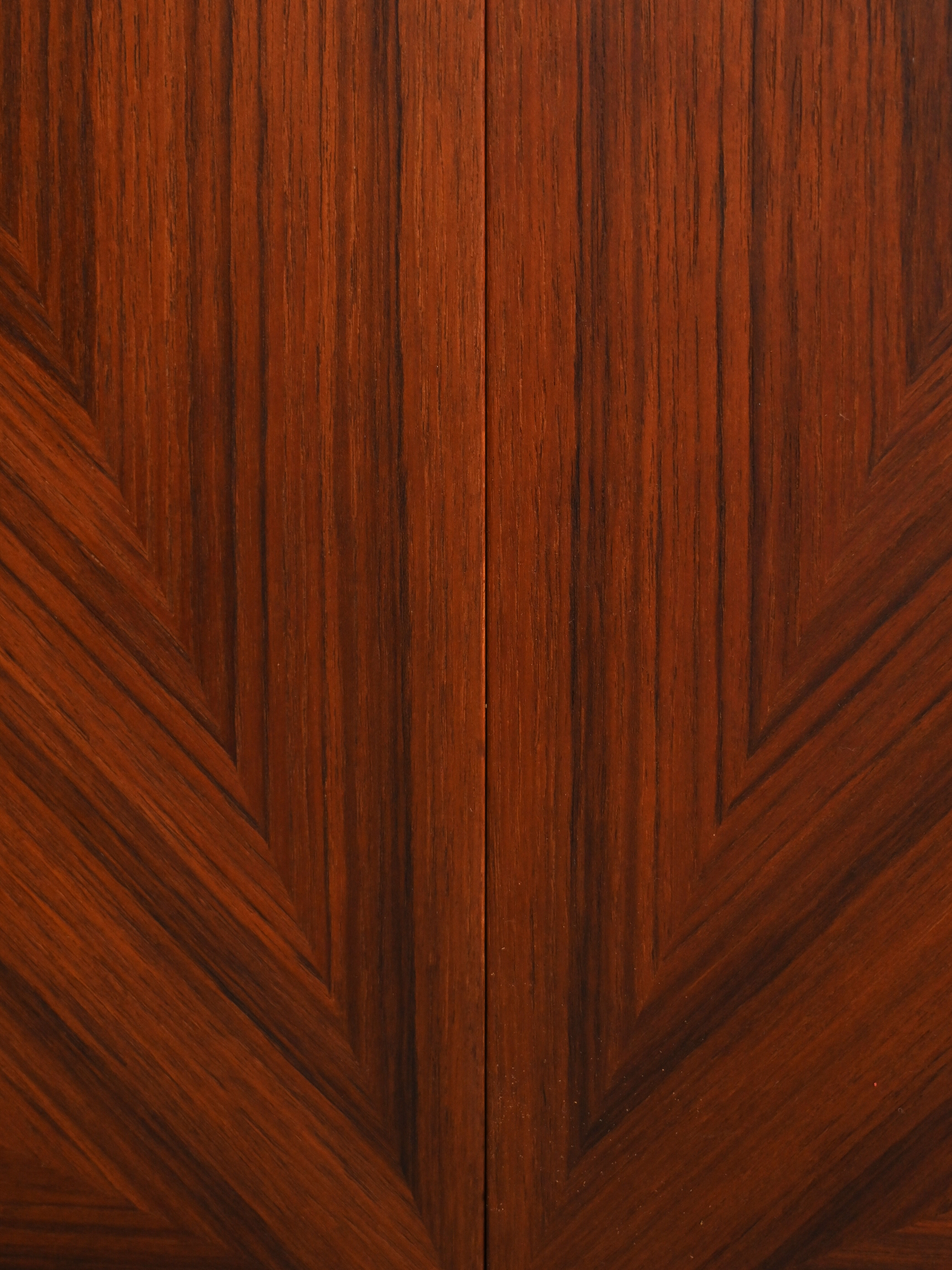 Scandinavian extending table by David Rosen