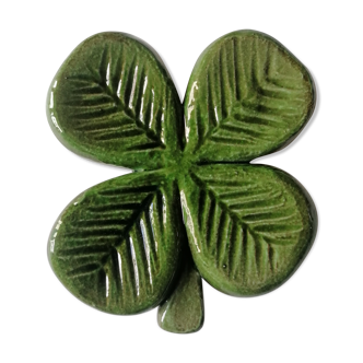 Clarous terracotta clover underside
