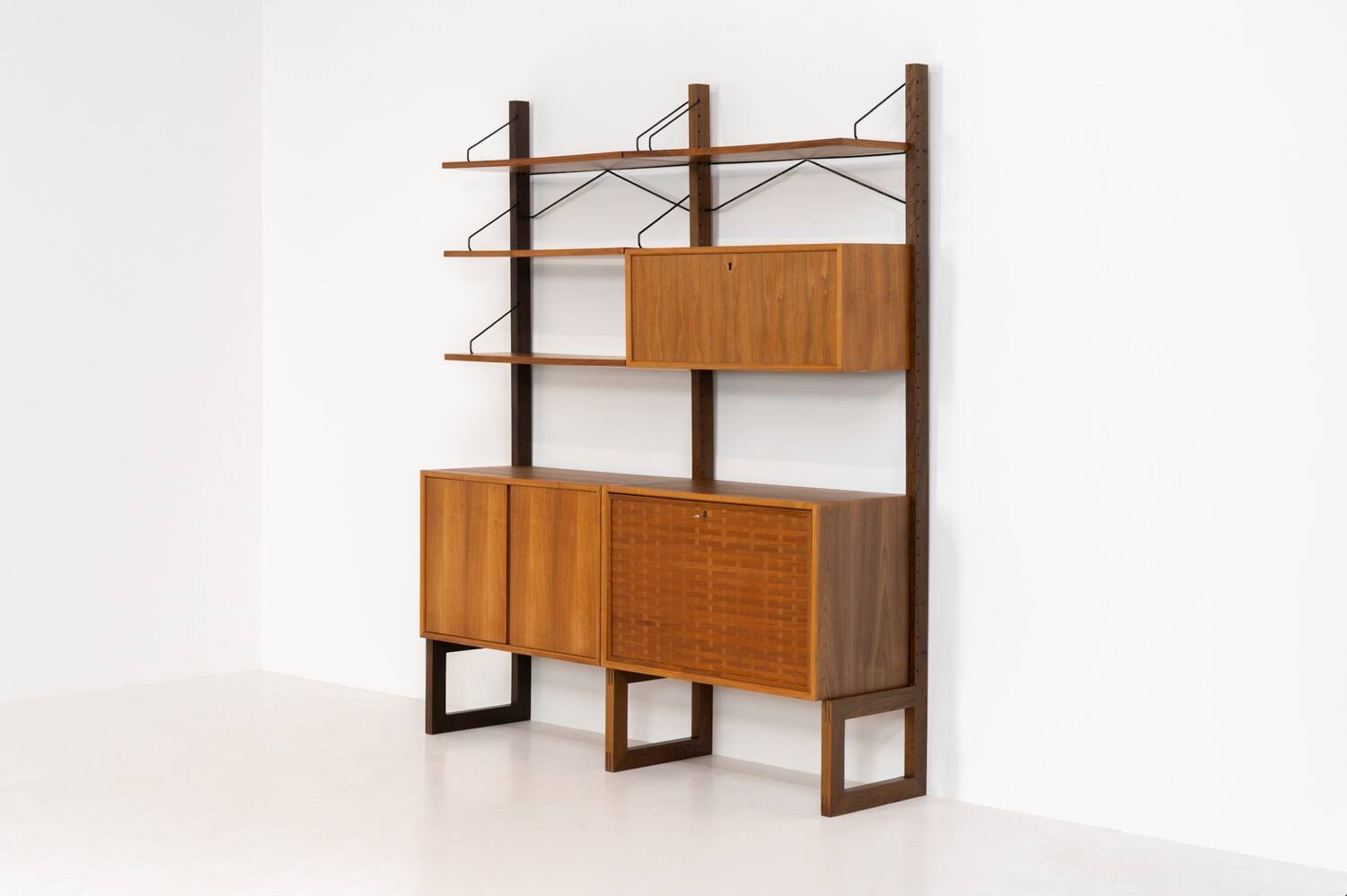 Fee standing wall unit by Poul Cadovius