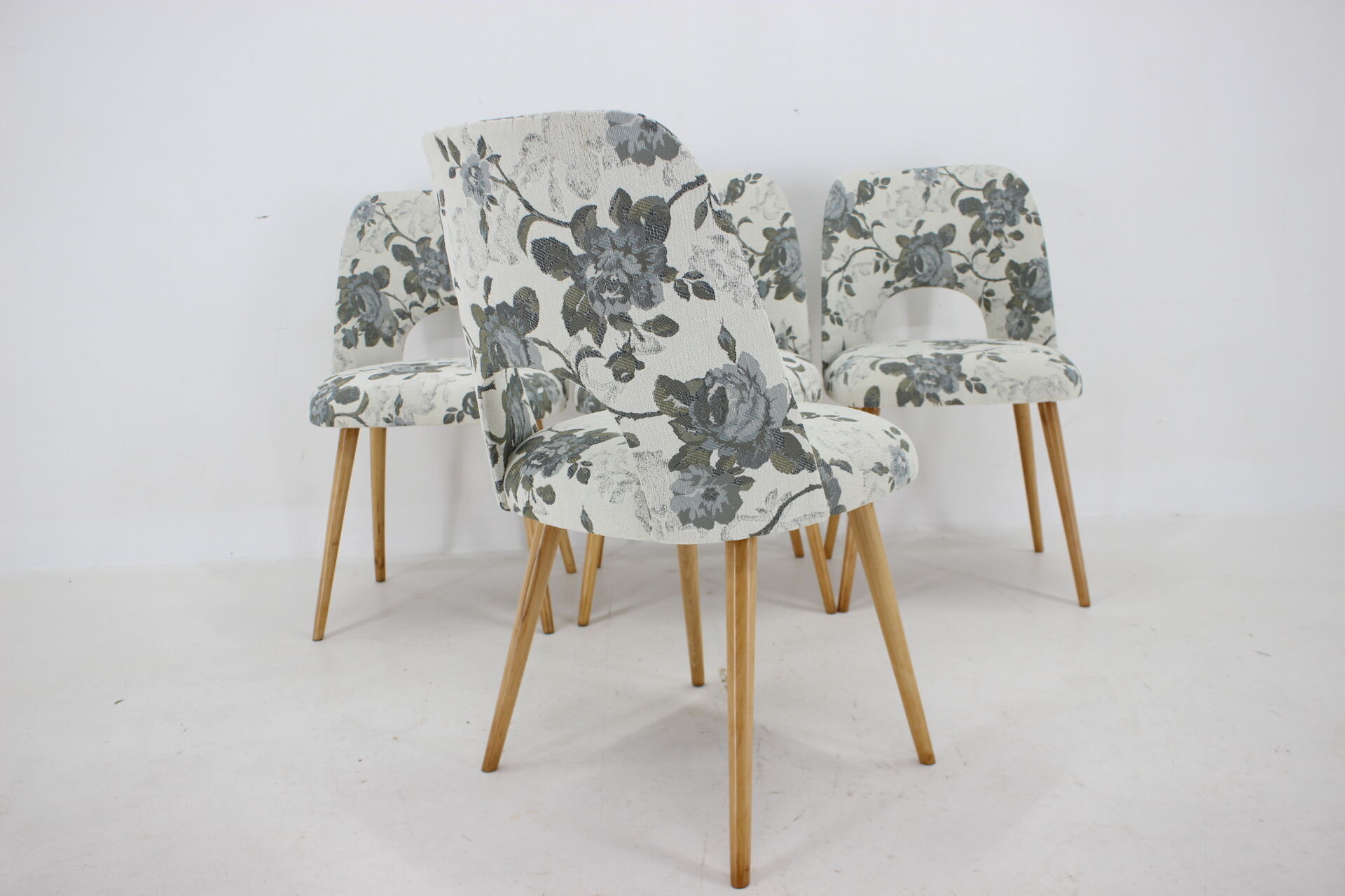1960s Set of Four Oswald Haerdtl dining Chairs in Fabric ,Czechoslovakia