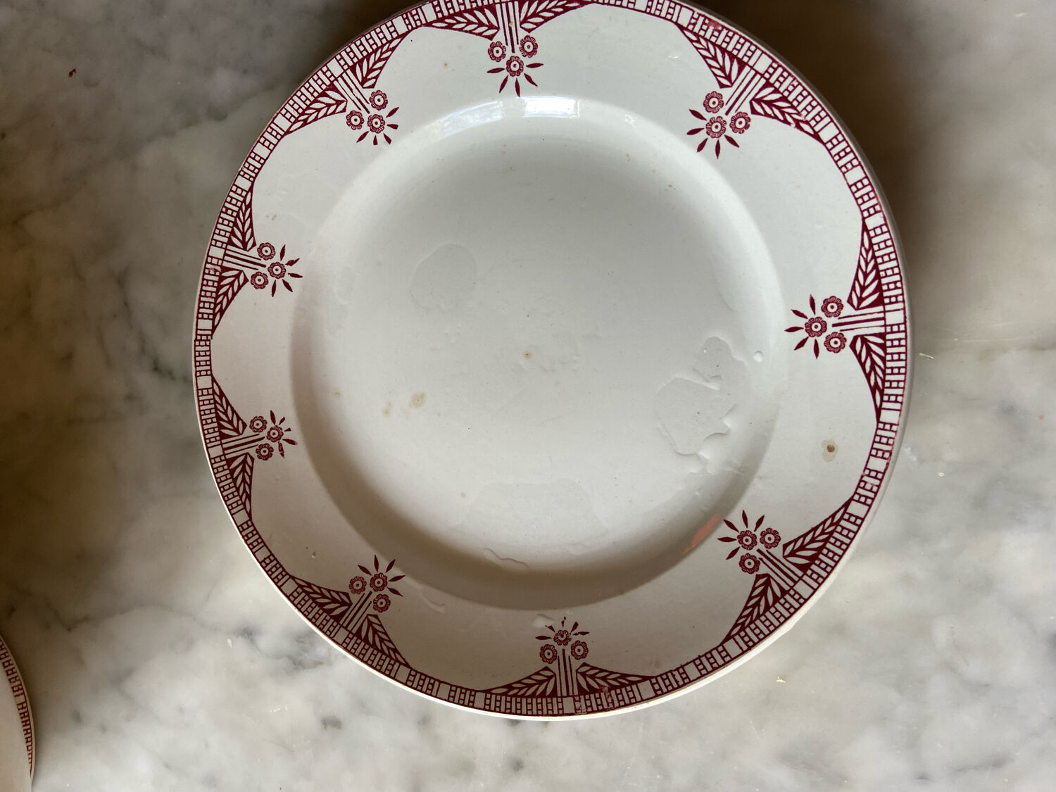 Souptureen and flat Terre de fer Saint Amand