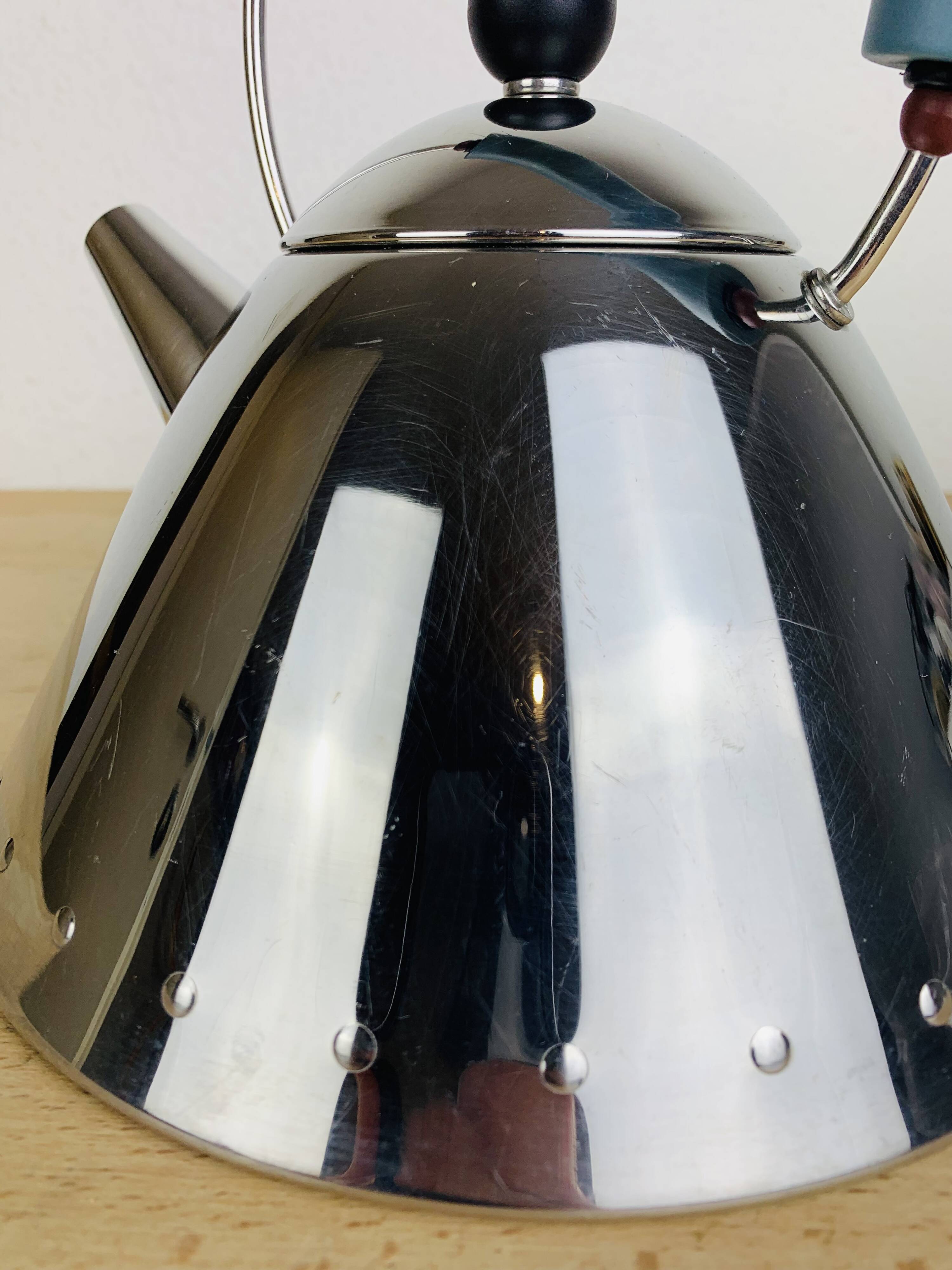 Alessi stainless steel kettle model 9093, design