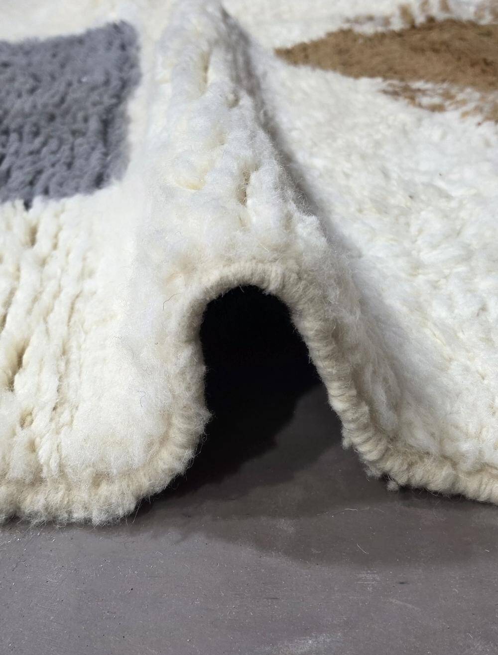 Contemporary Moroccan Rug - 298 x 206 cm