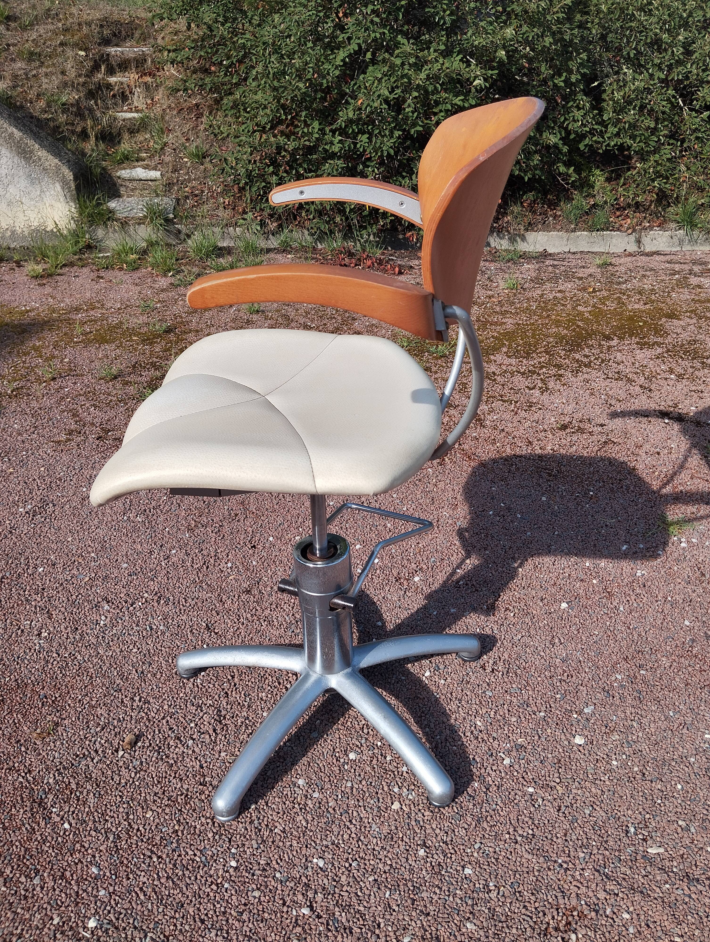 Hairdresser's chair