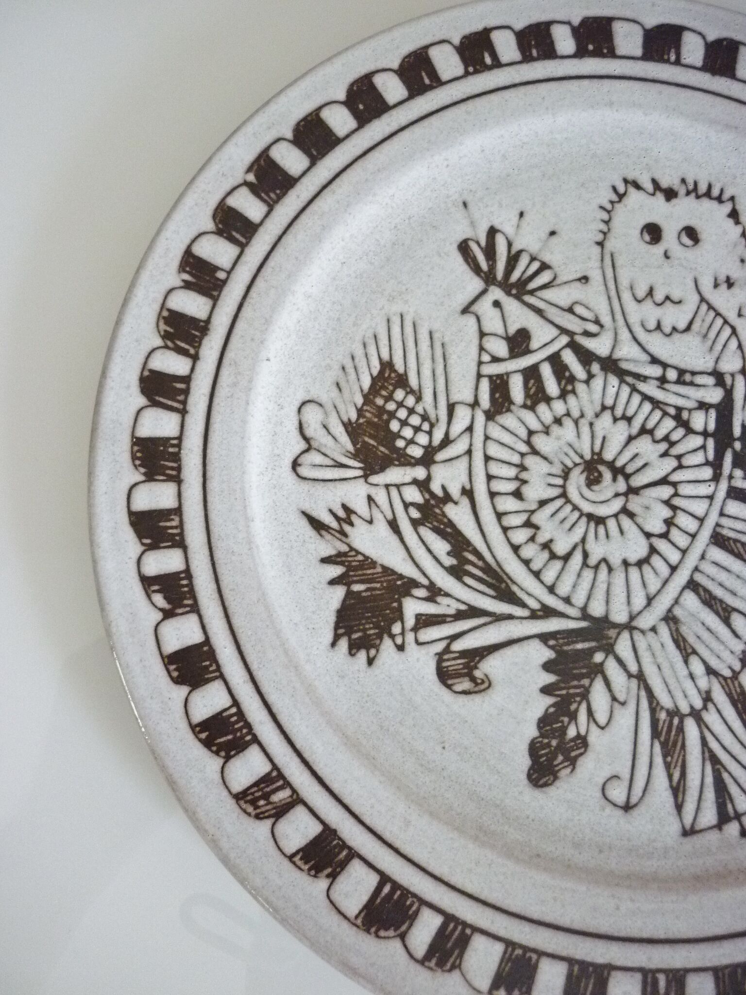 Enameled ceramic art plate, signed La Tournerie, 1960s/1970s