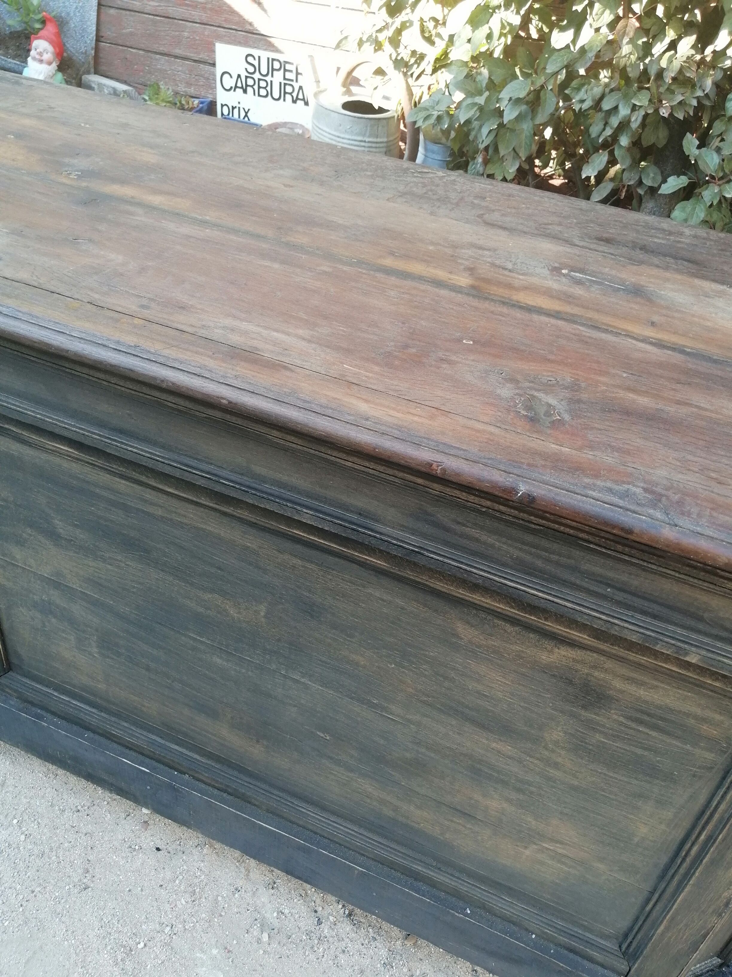 Former 231 cm store counter