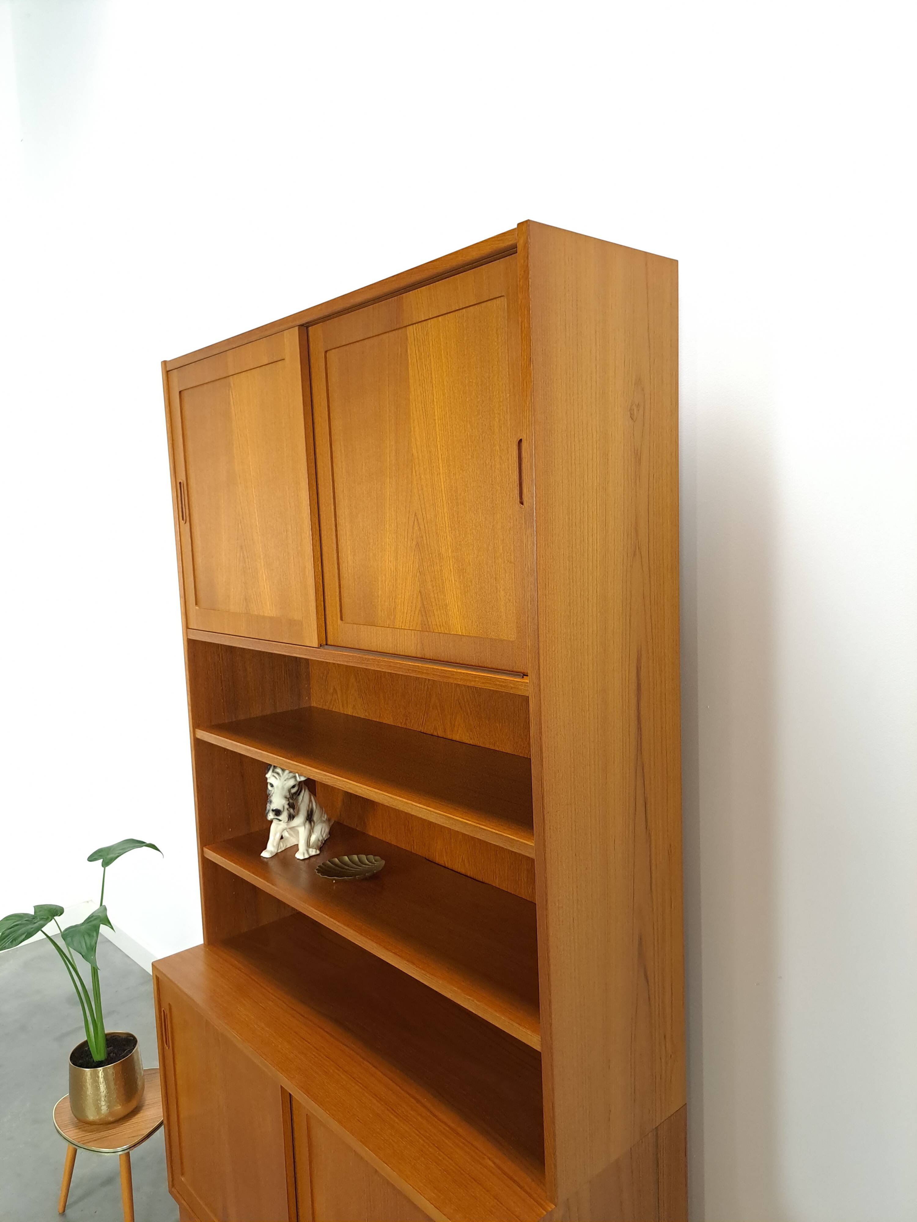 Meuble en teck design danois Poul Hundevad avec compartiments Lp, vintage