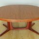 Table ovale en orme style scandinave pied central avec rallonges