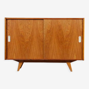 Buffet modèle U-452, par Jiroutek pour Interier Praha, 1960