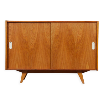 Buffet modèle U-452, par Jiroutek pour Interier Praha, 1960