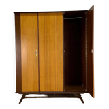 Vintage/mid-century kledingkast.