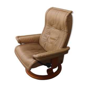 Norwegian leather Ekornes lounge chair