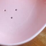 Saladier en forme de fraise et en barbotine
