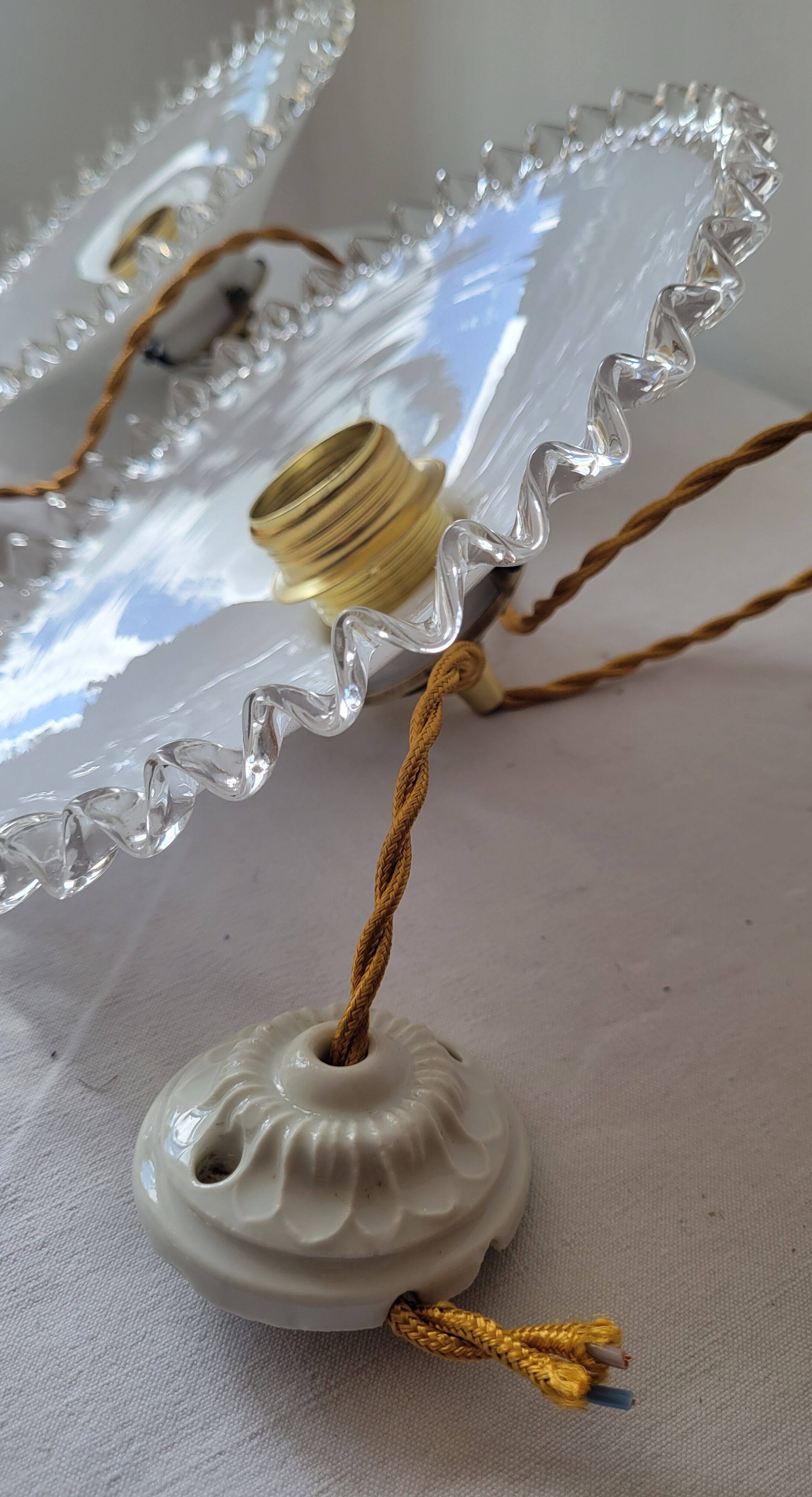 Duo of serrated opaline suspensions