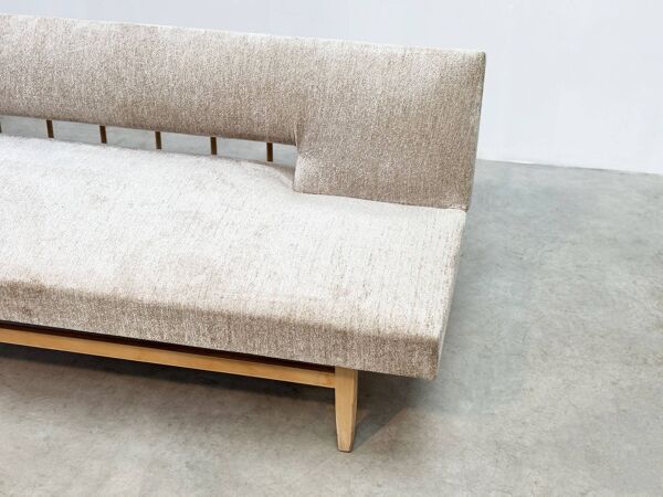 Canapé / lit de repos en bois allemand des années 1970
