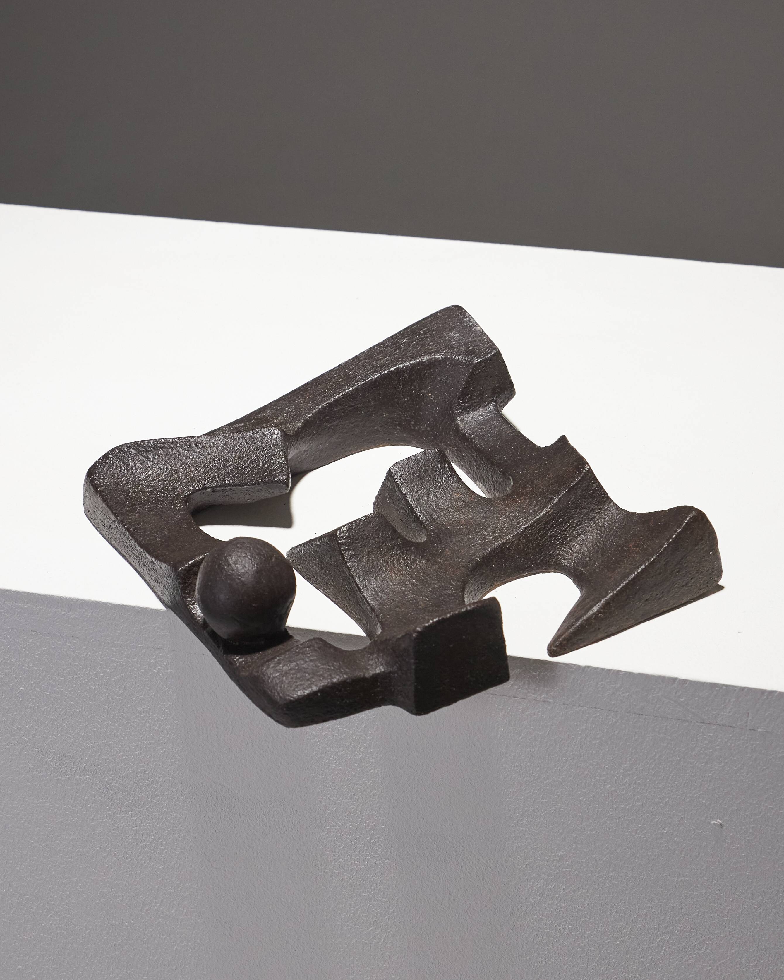 Gimmik 1 sandstone wall sculpture