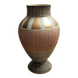 Amphora vase