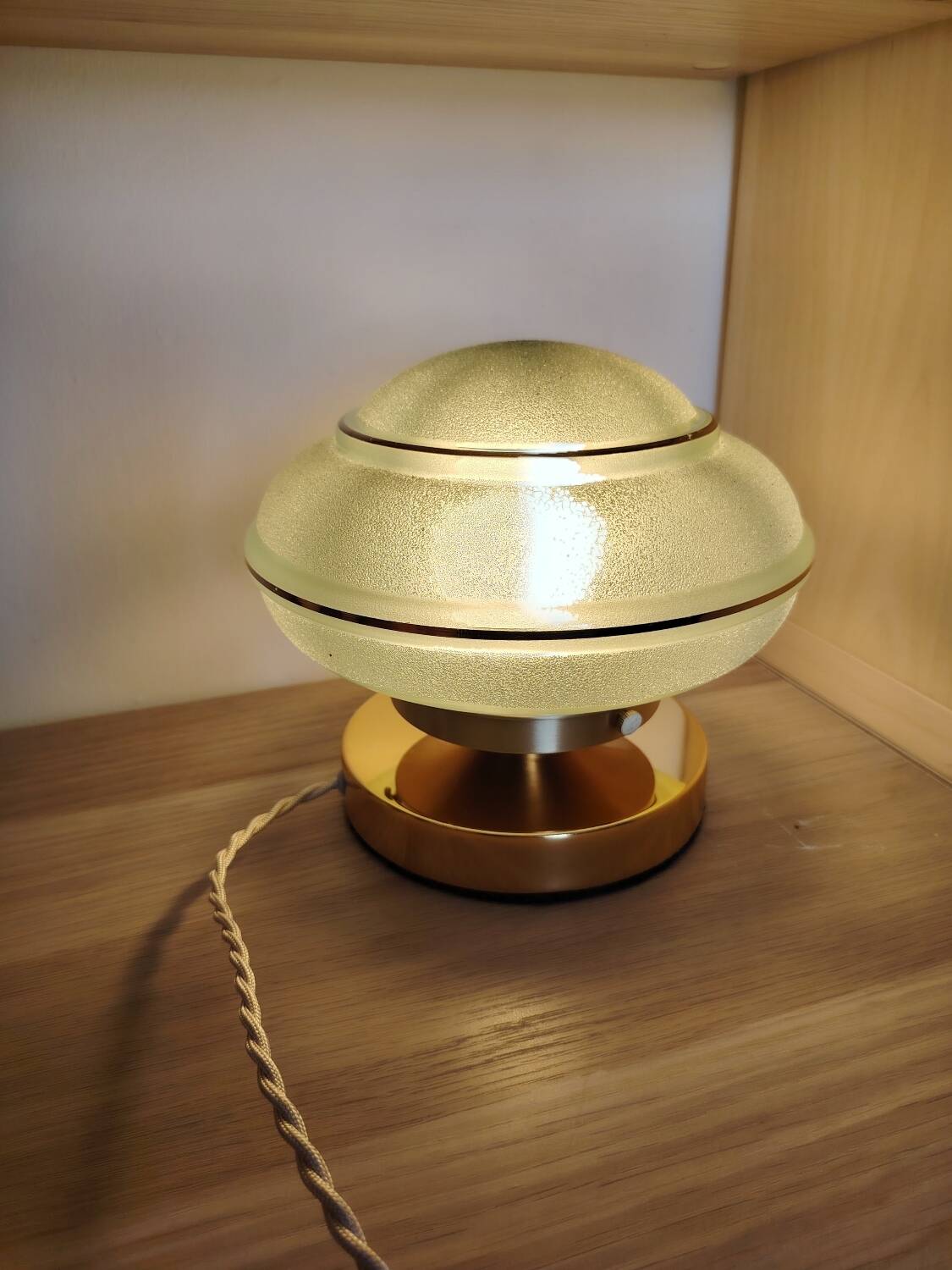 Frosted textured green globe touch lamp