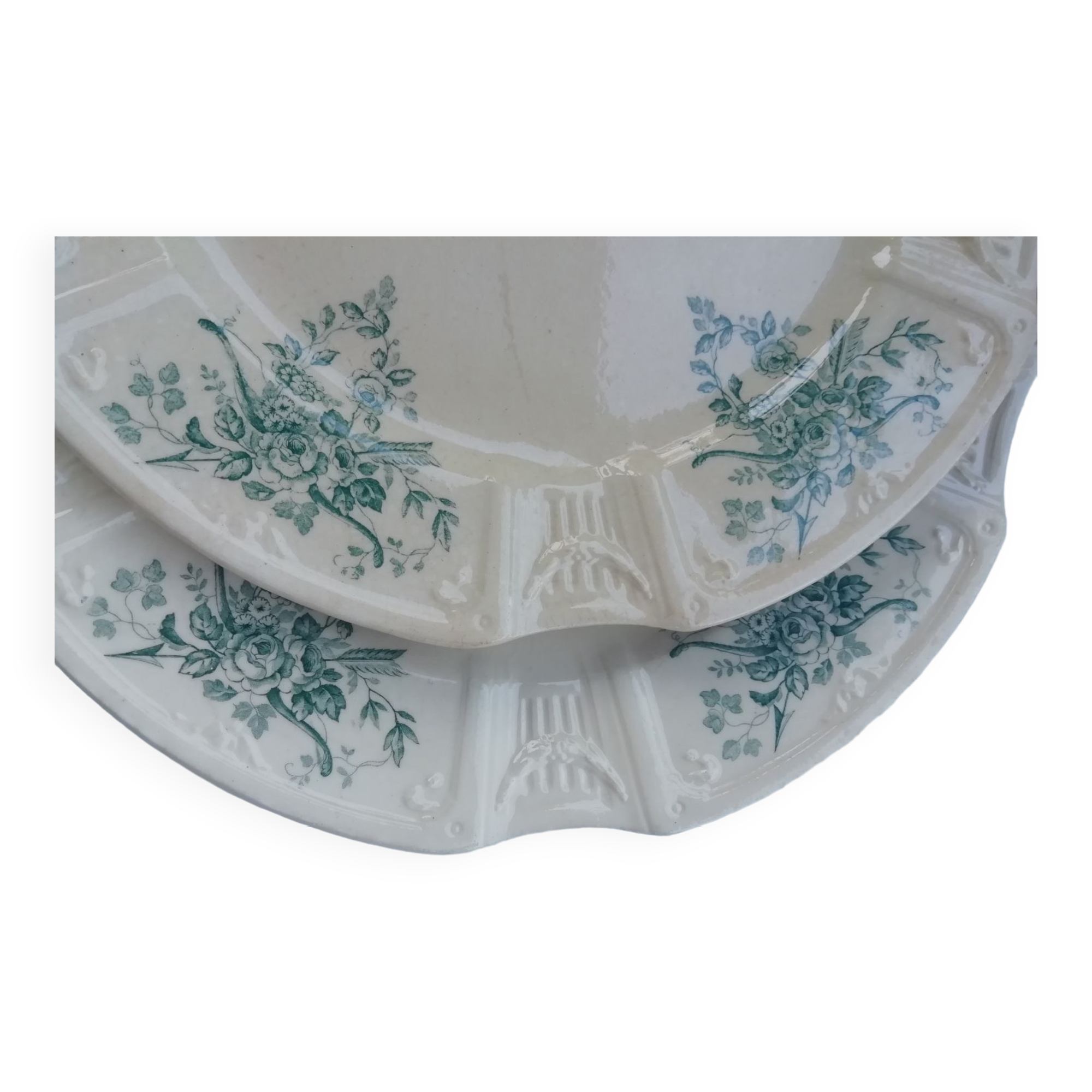 Pair of Gien iron earth plates