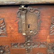 Antique Renaissance style chest in carved oak, 18th century