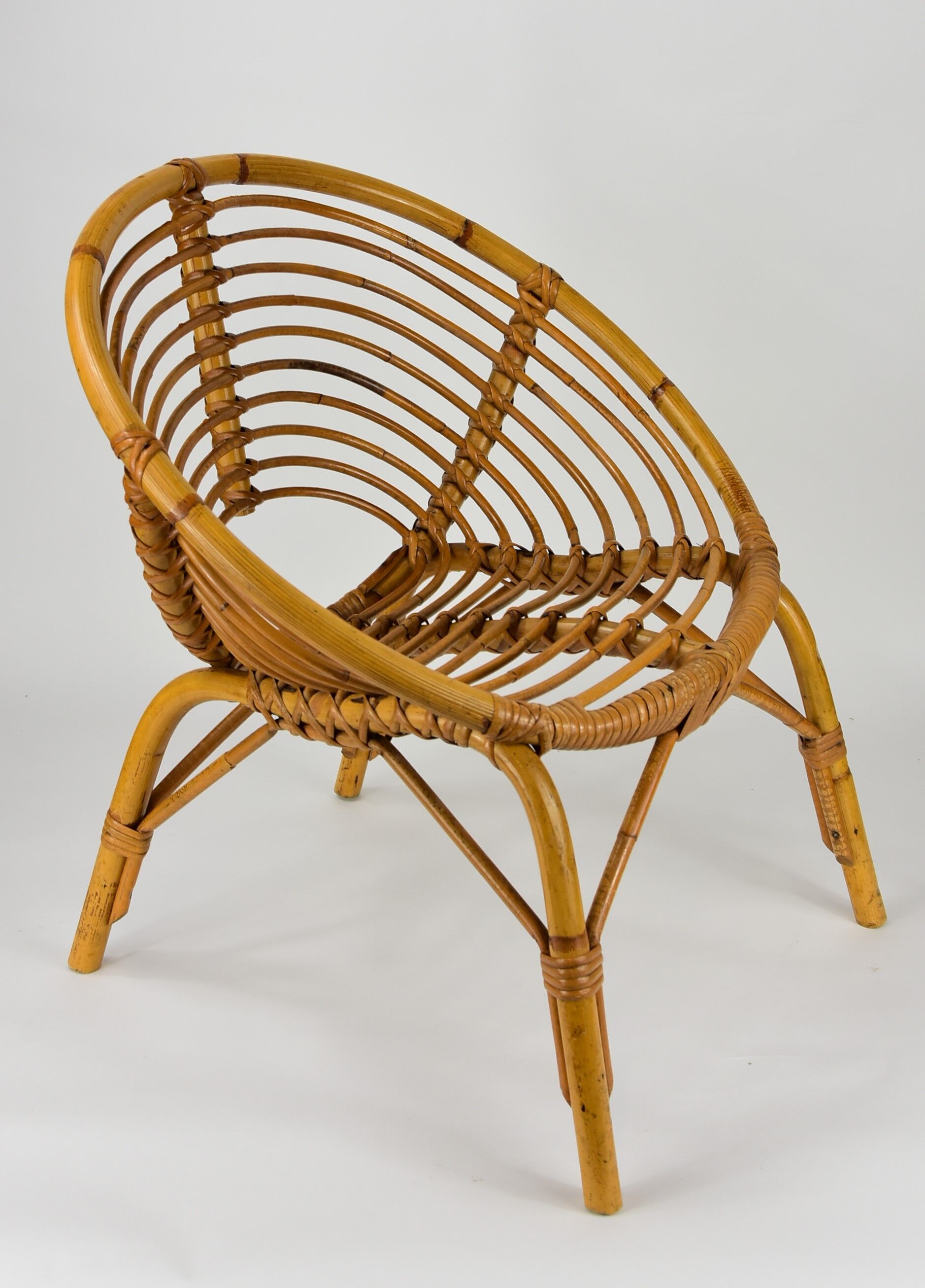 Fauteuil rotin vintage pour enfant