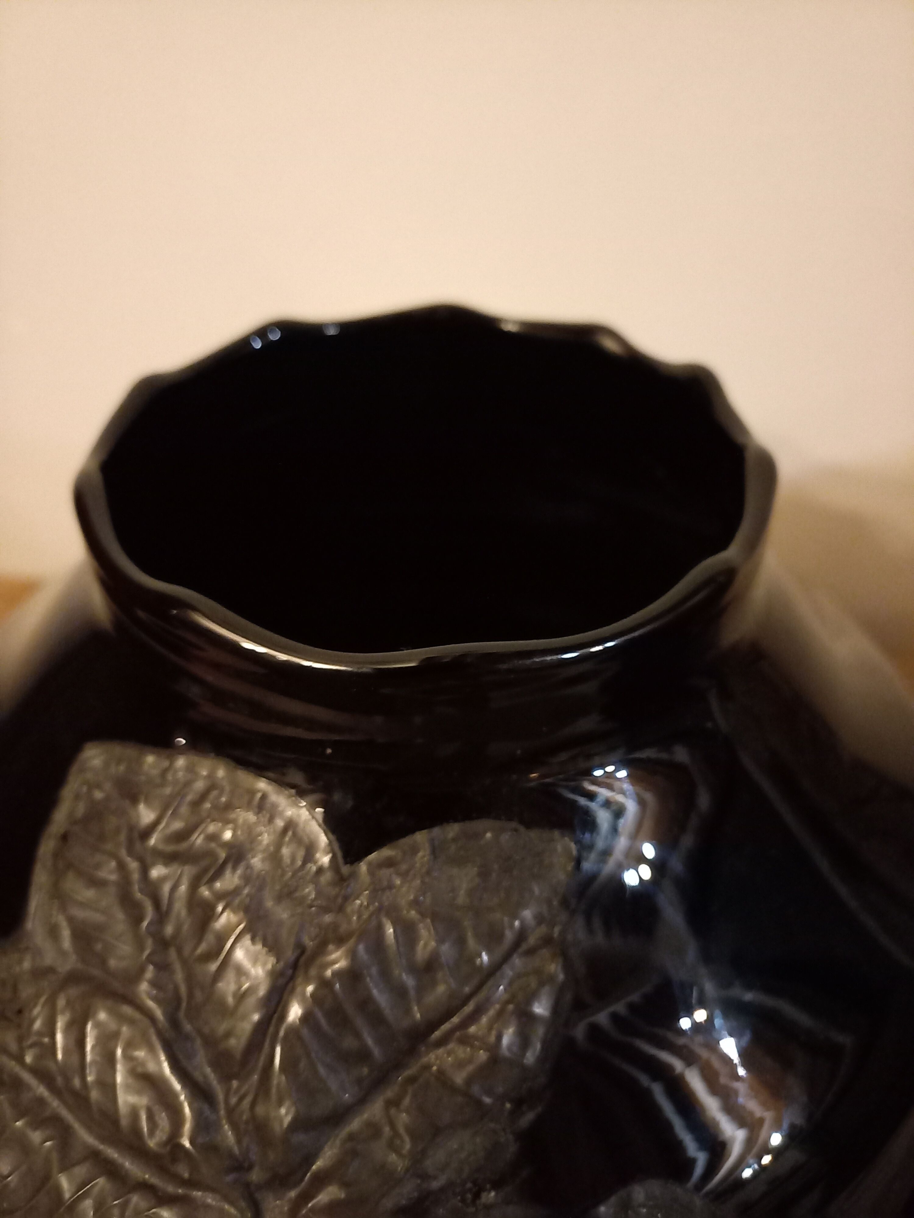 Vase art déco en verre hyalite lithyaline noir et étain 1920