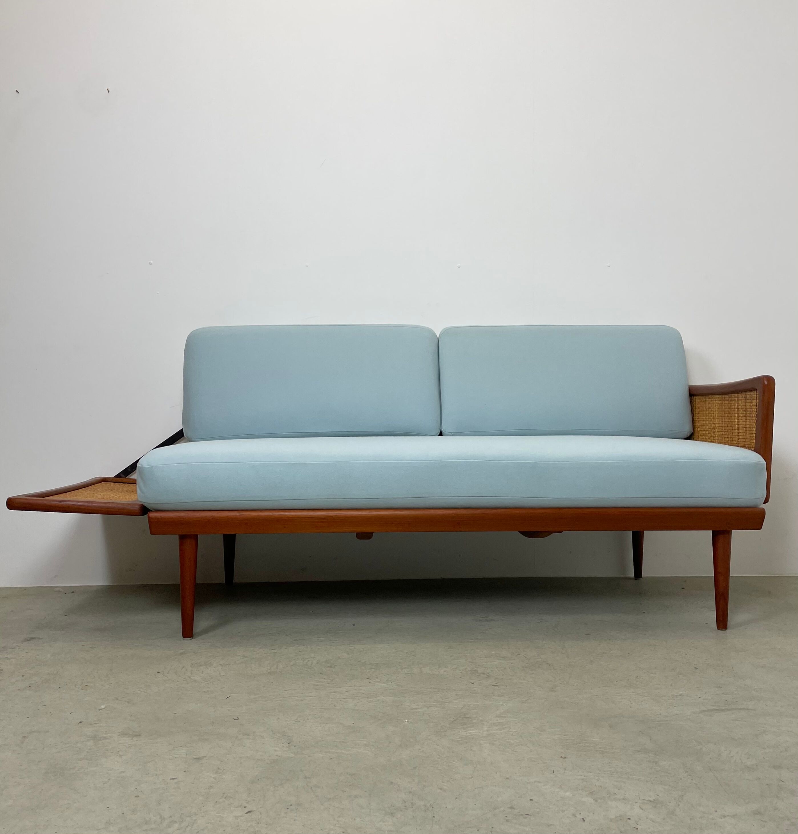 FD451 daybed by Peter Hvidt & Orla Mølgaard-Nielsen for France & Son