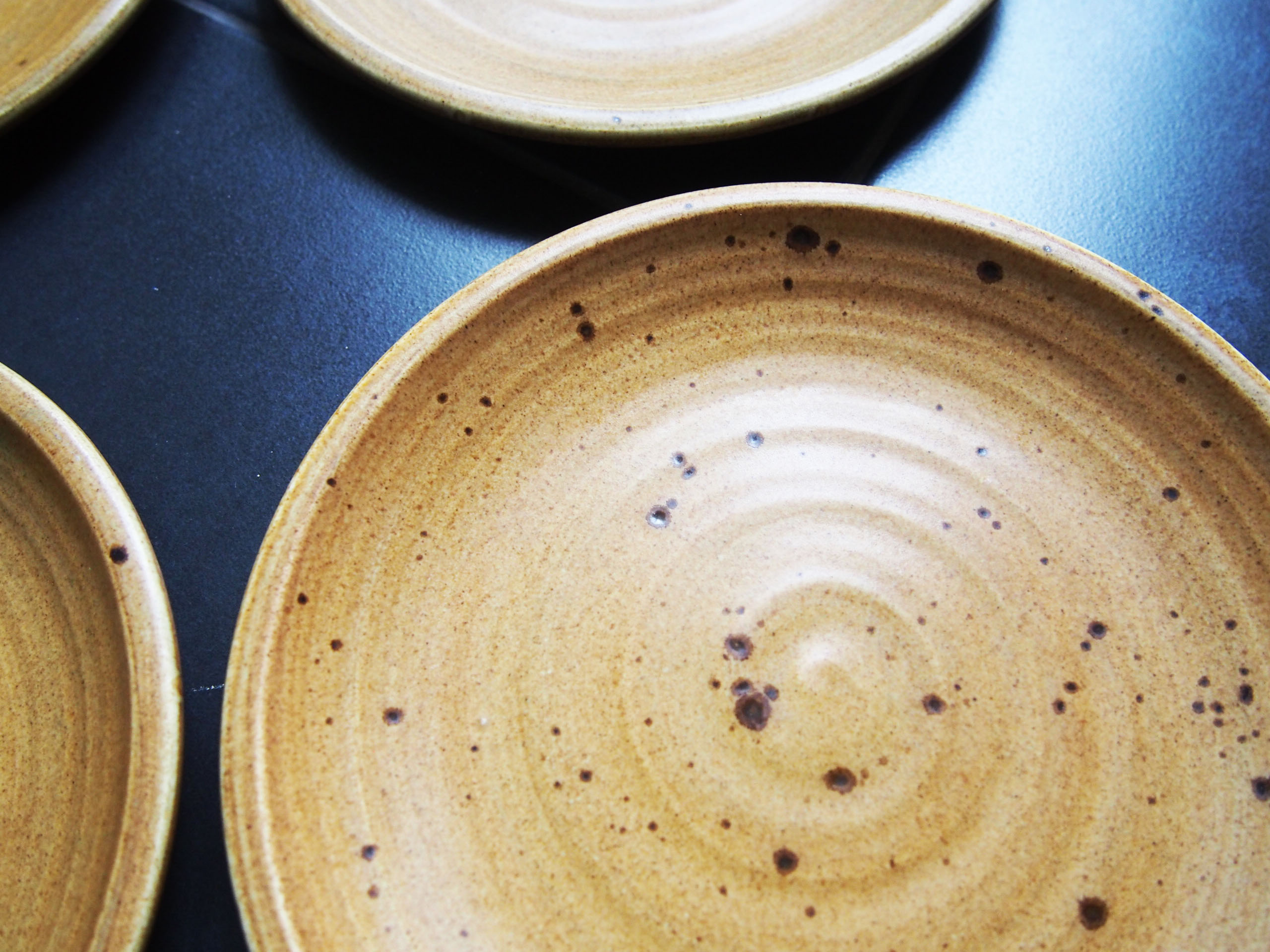 6 plates dessert in sandstone