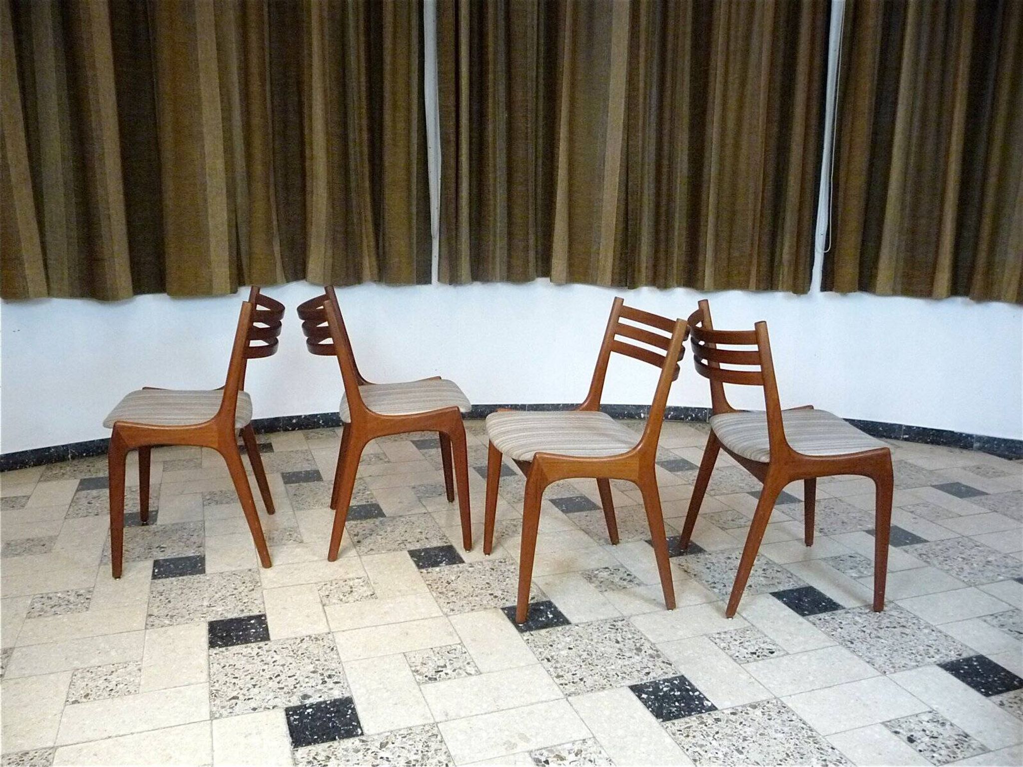 Set of 4 Scandinavian Modern teak dining chairs, Denmark 1960s