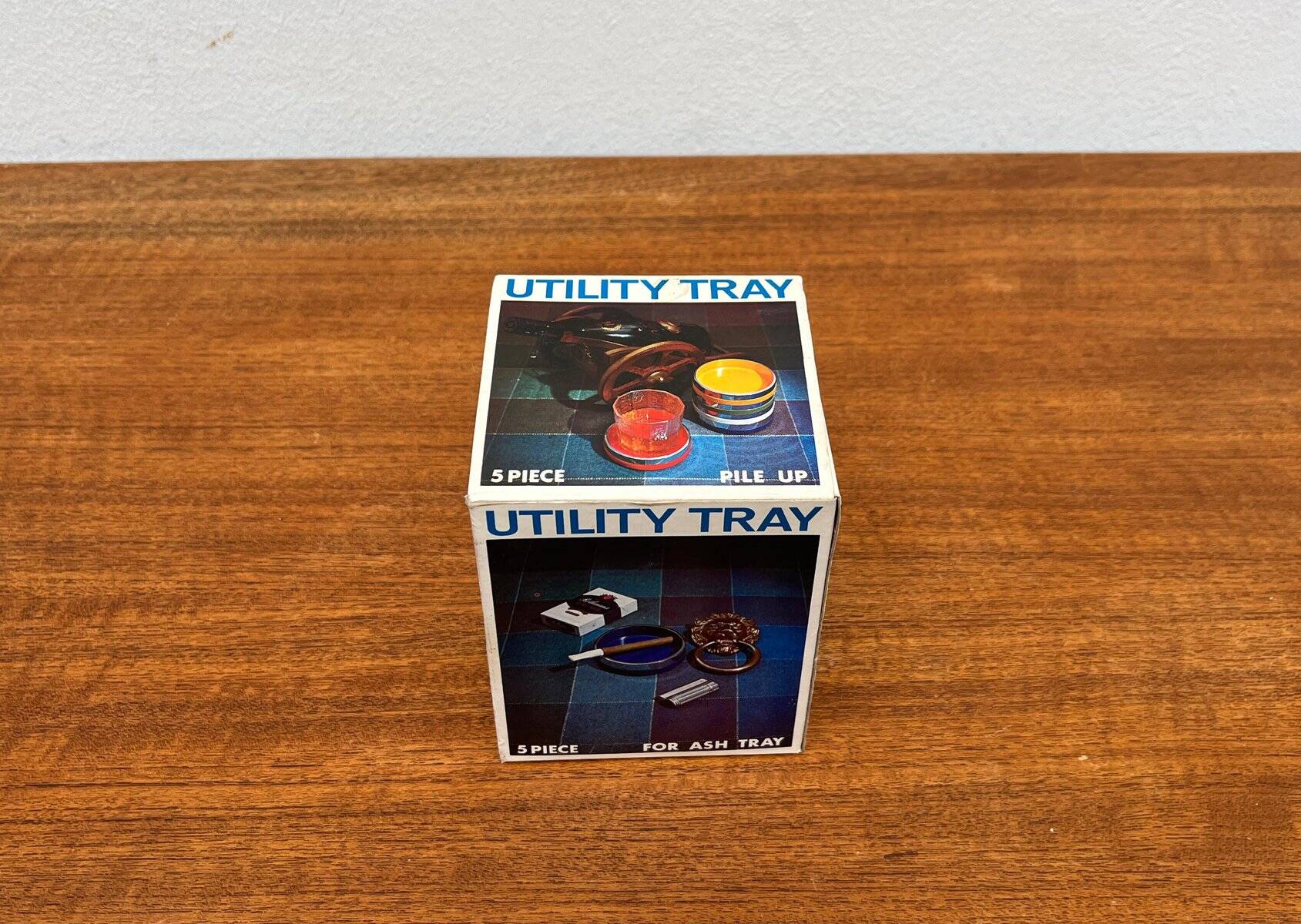 Plateaux bols utilitaires en métal et mélamine style Espace - Milieu du siècle, années 1960, lot de 5