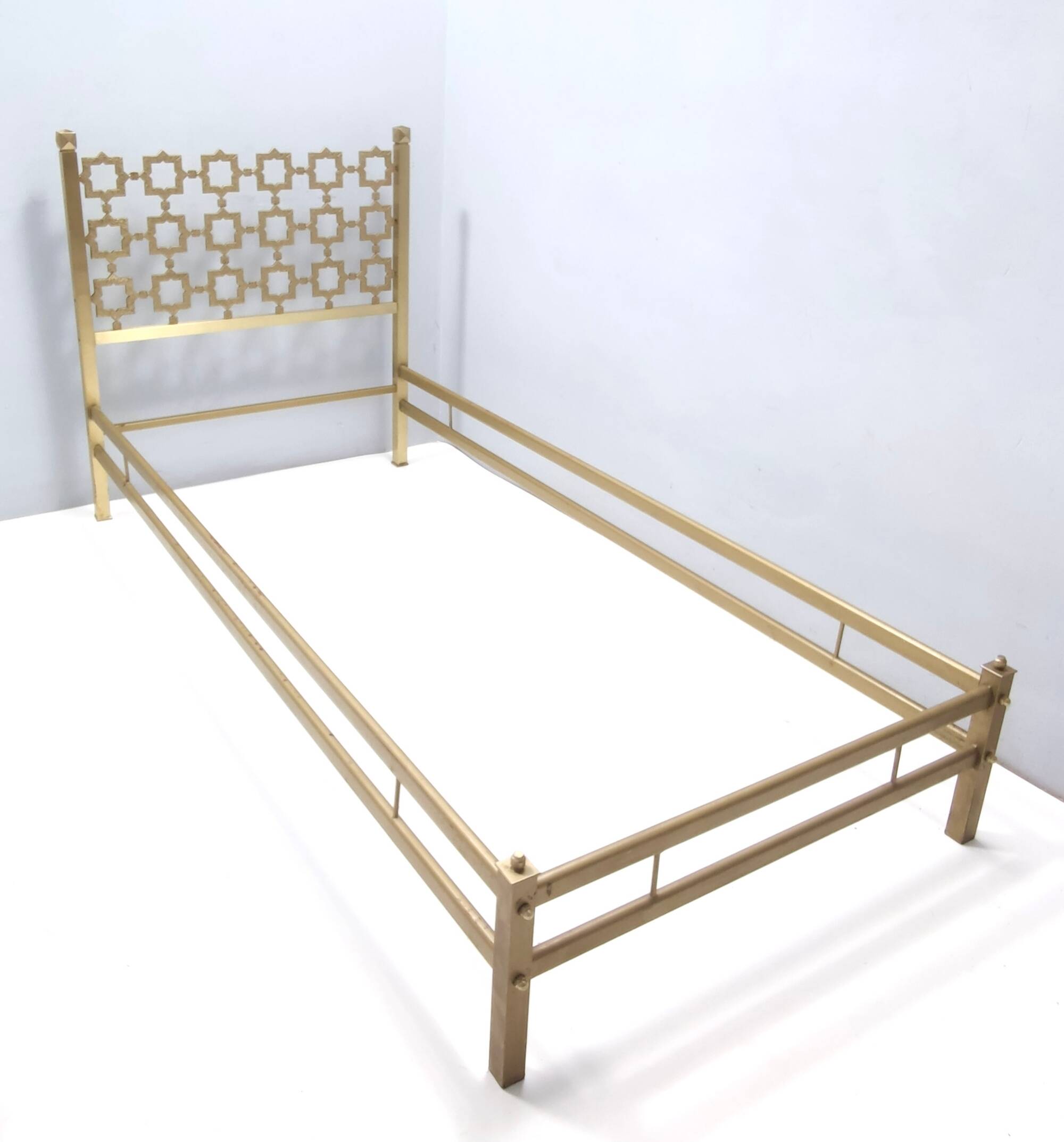 Postmodern Sculptural Brass Single Bed by Luciano Frigerio, Italy