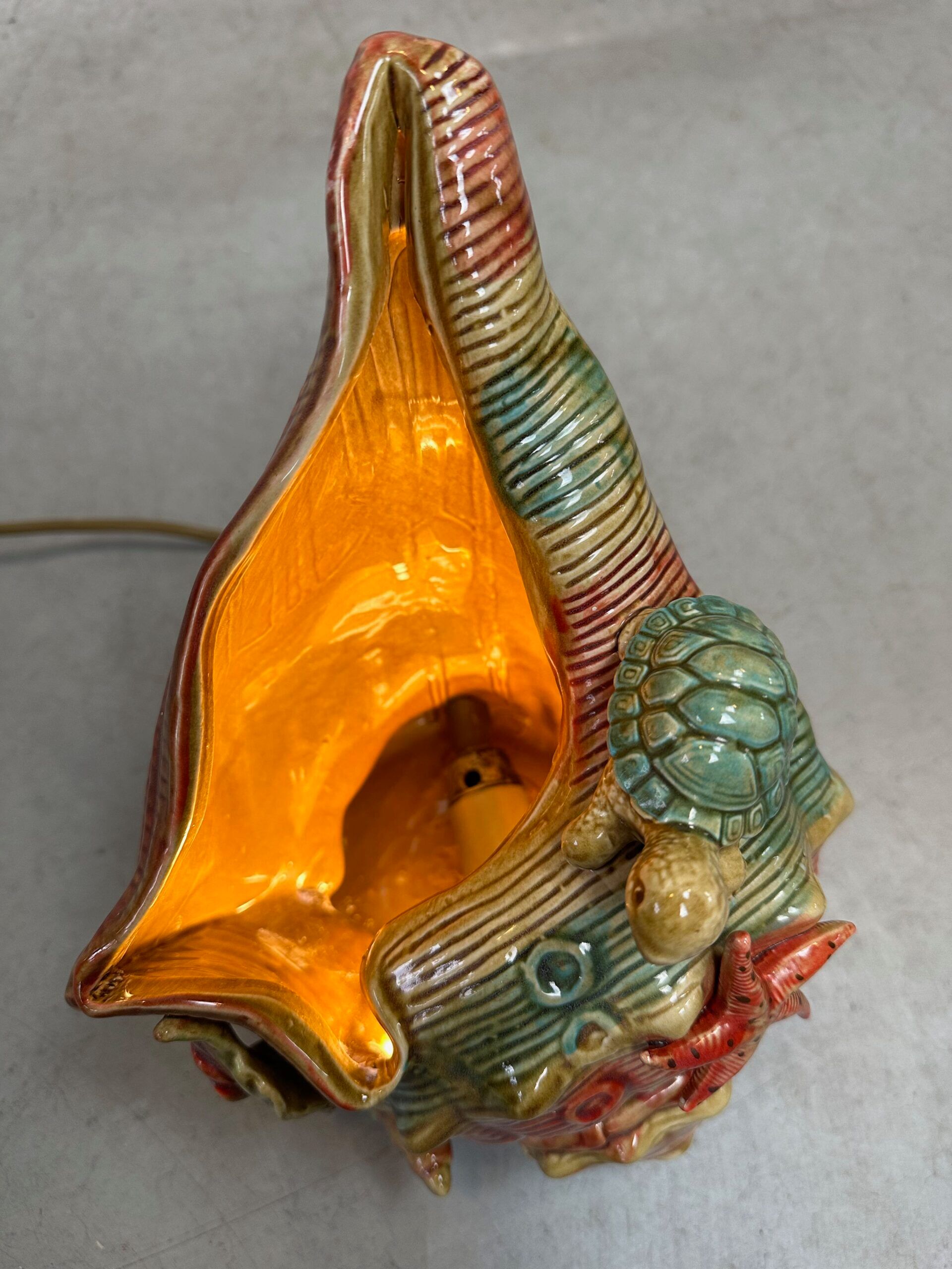 Vintage 'scene' lamp – ceramic