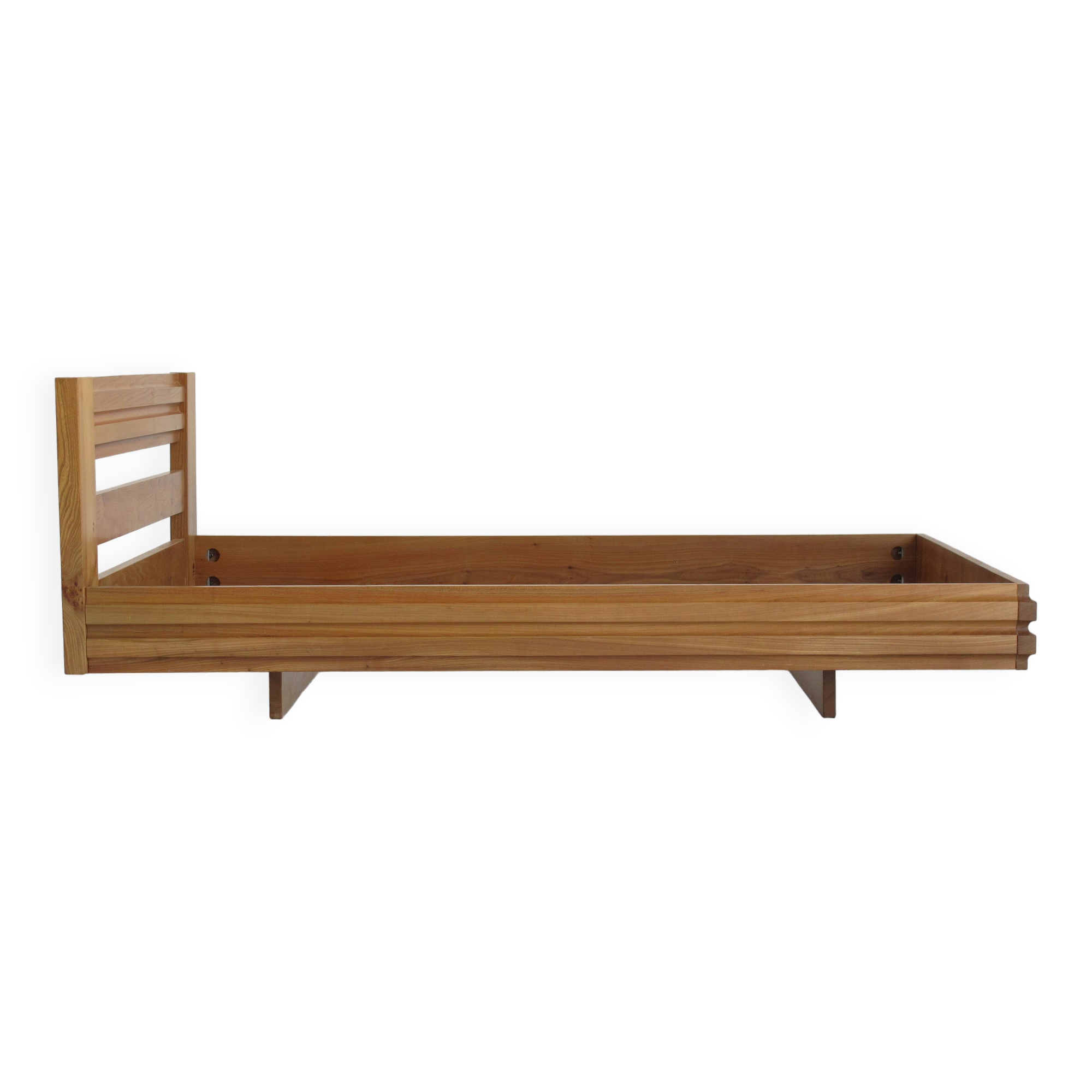 140 solid elm bed Regain certified