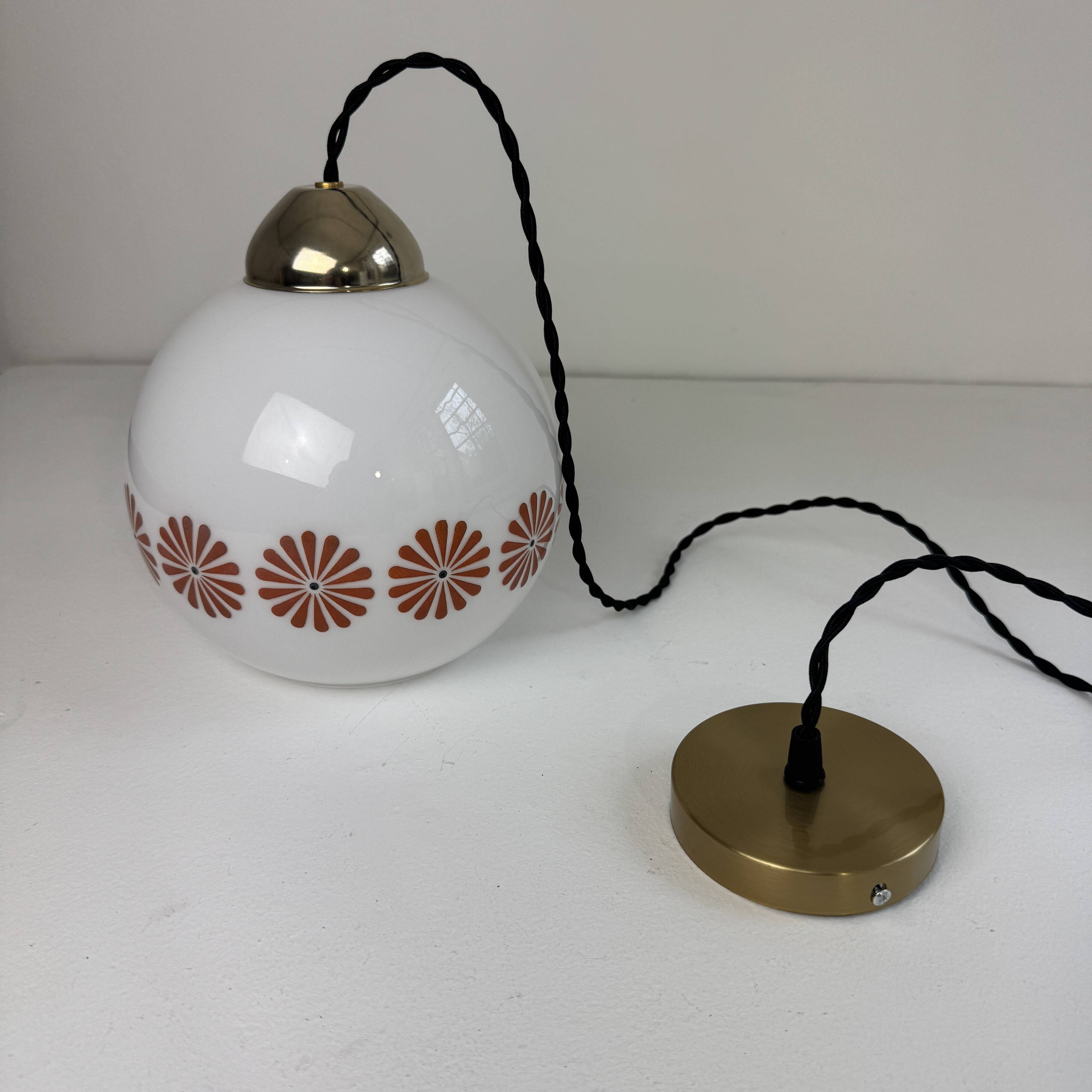 Vintage 1970 opaline suspensions