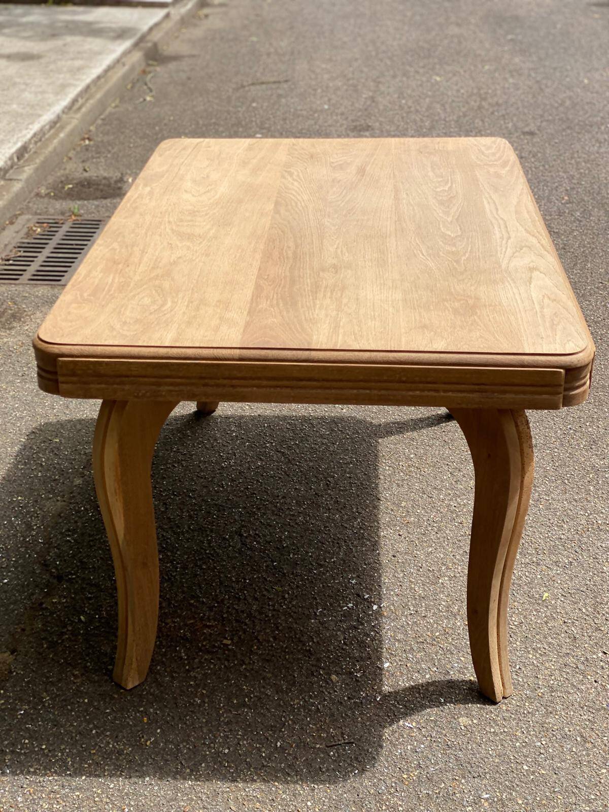 Renovated Art Deco extendable dining table in solid oak and pine from the 1960s.