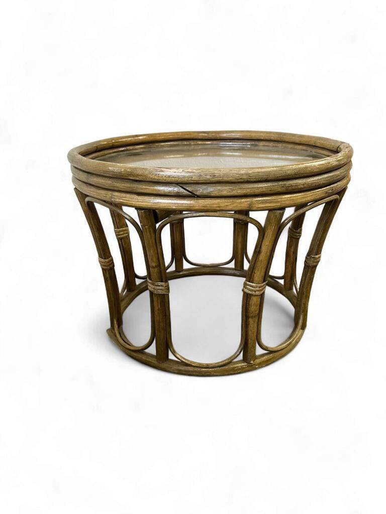 Vintage round side table/coffee table in rattan and wicker