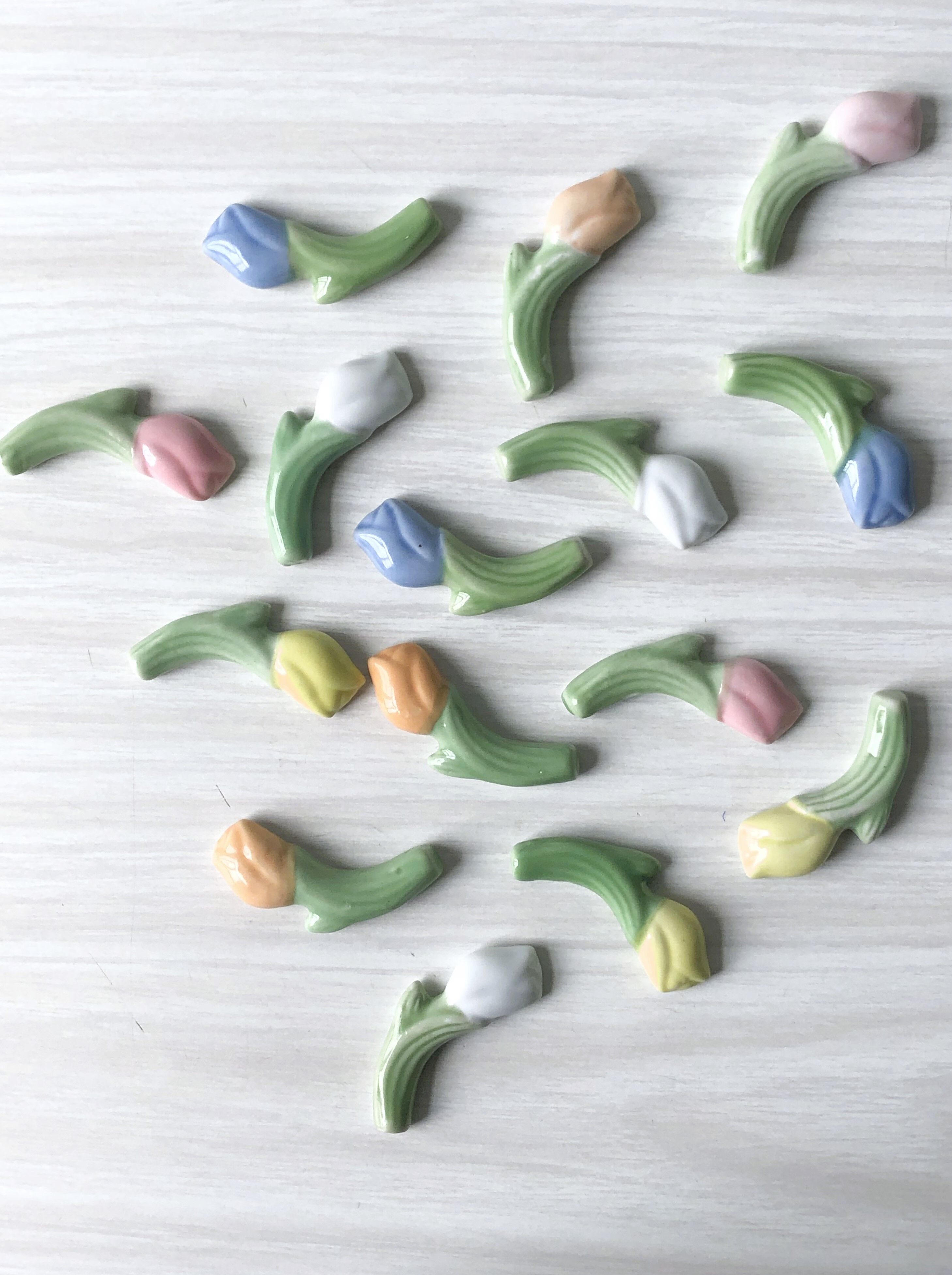Set of 15 vintage tulip-shaped knife holders, retro spring touch