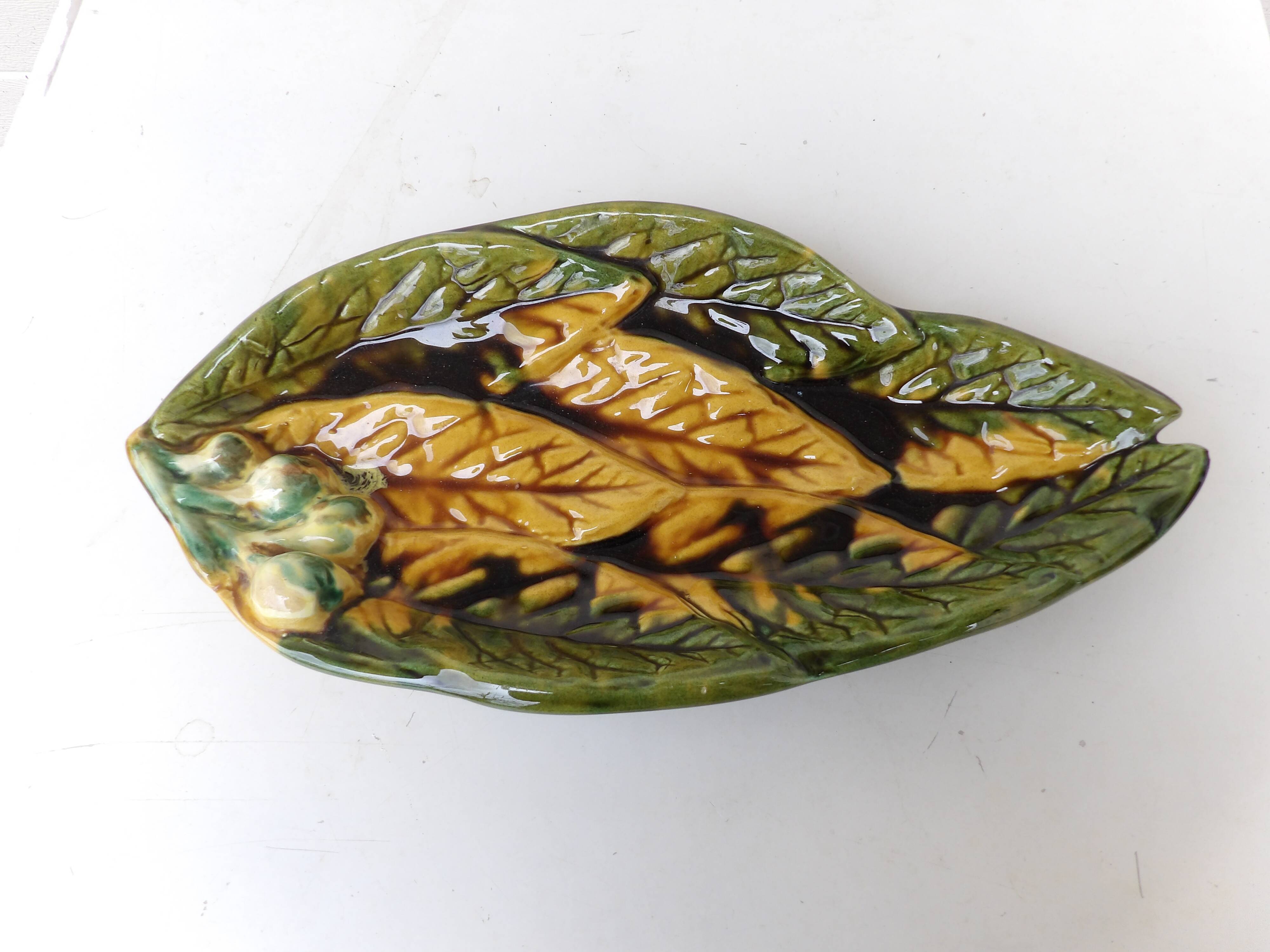 Green and yellow fruit bowl