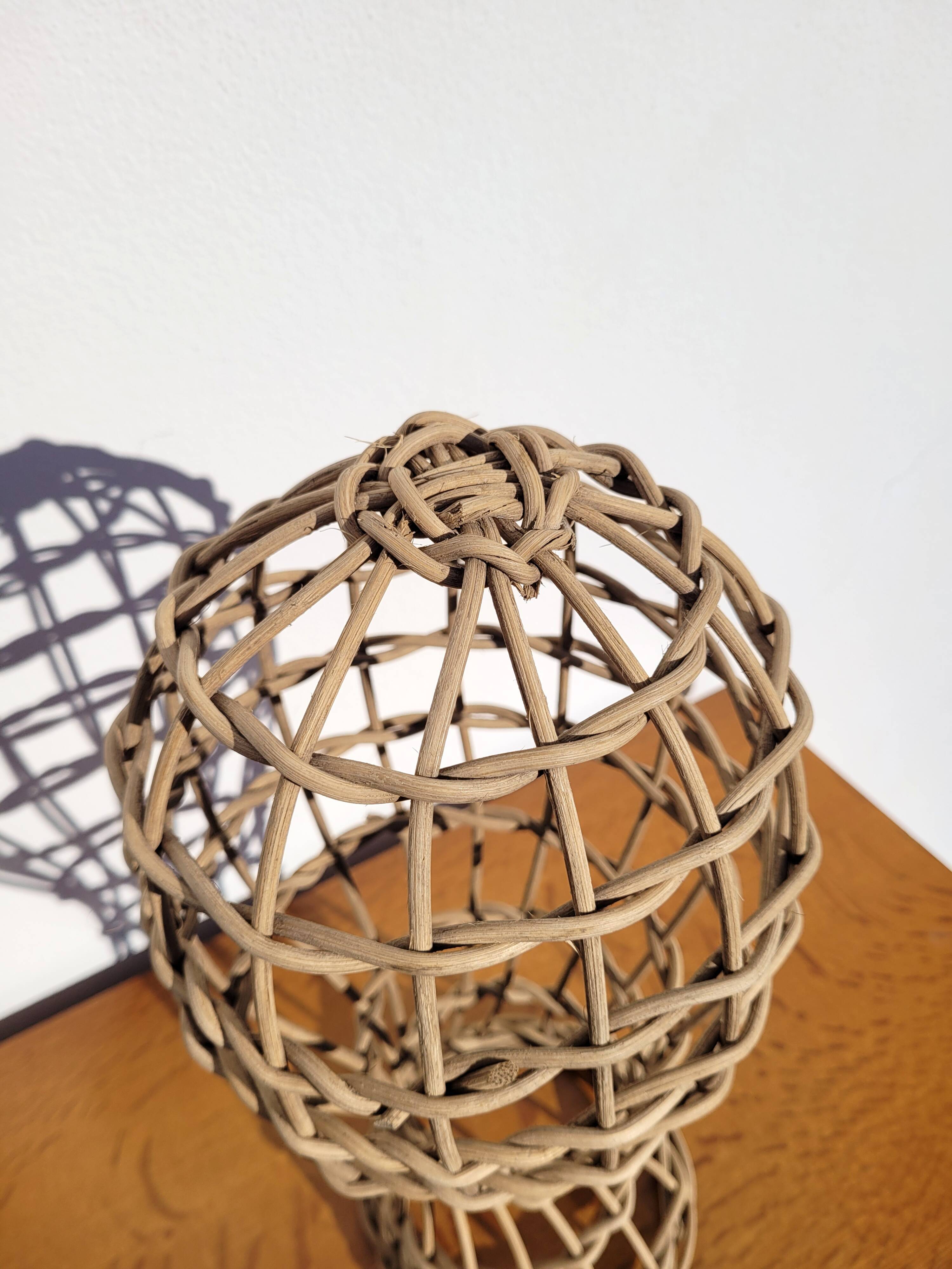 Head to hat marotte wicker display