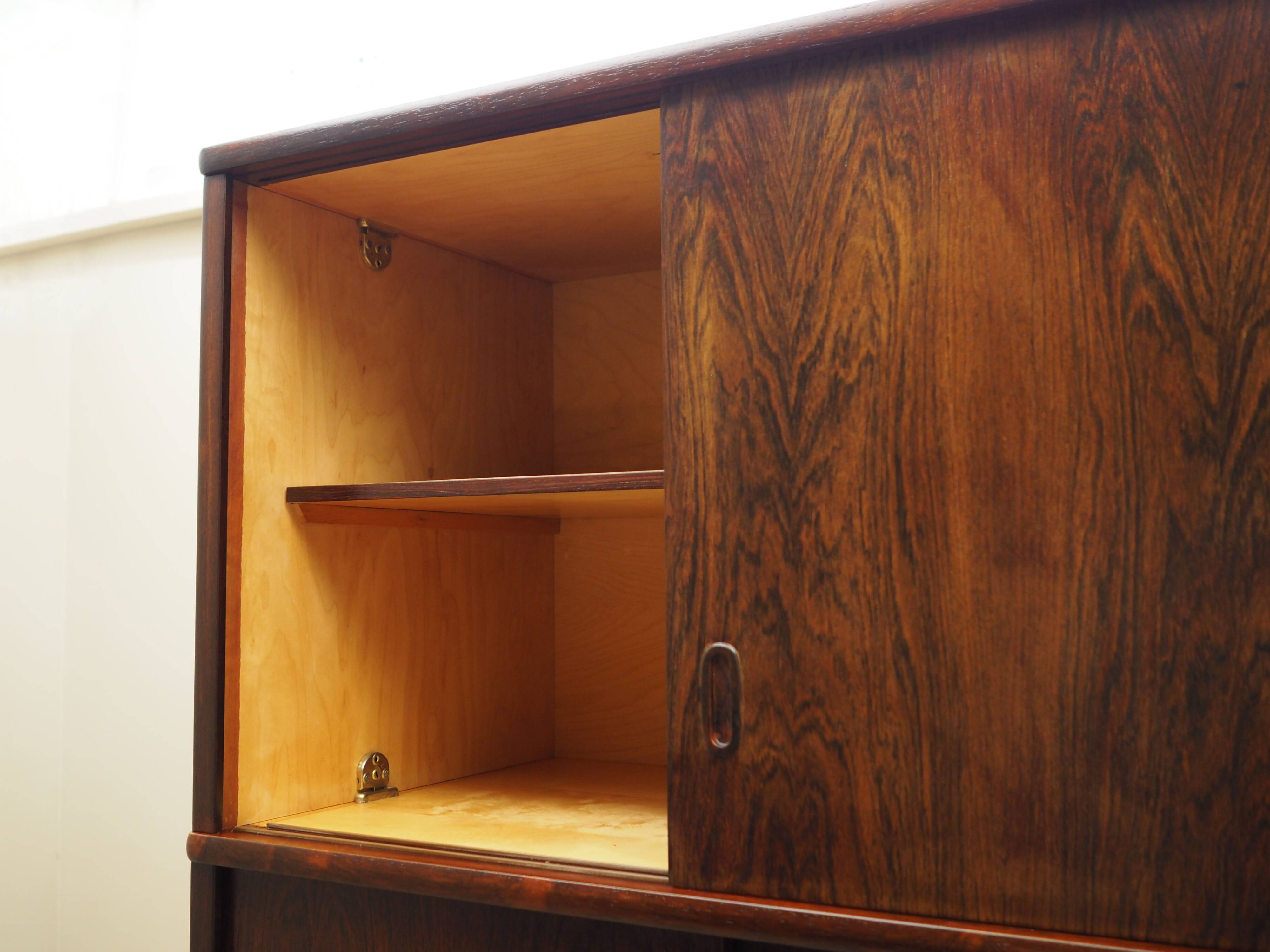 Armoire en palissandre, design danois, années 1970, production : Danemark