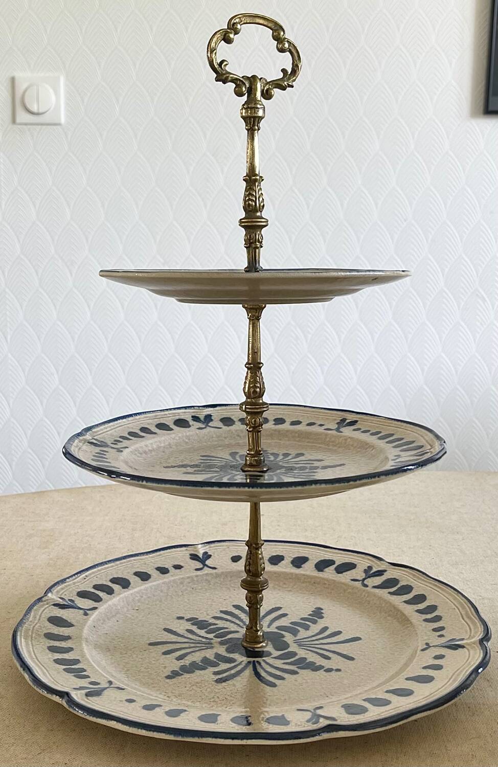 Pornic earthenware display stand.