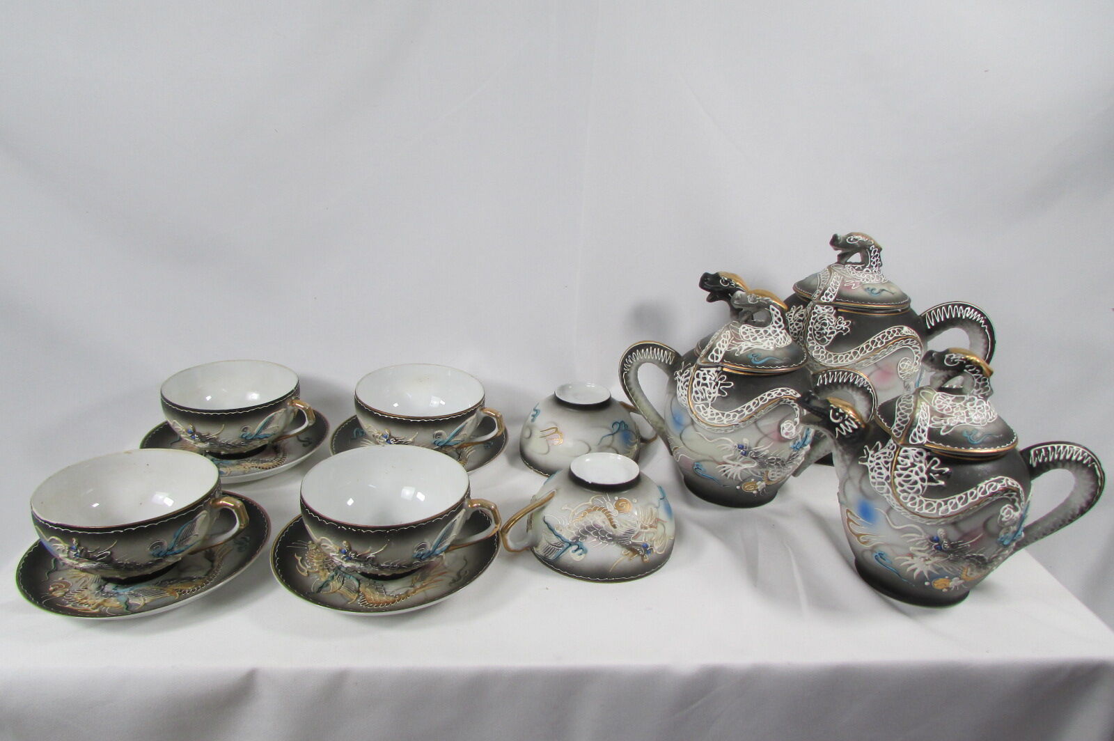 Tea set, 19 pieces, Kutani Dragonware porcelain, signed with an Eagle
