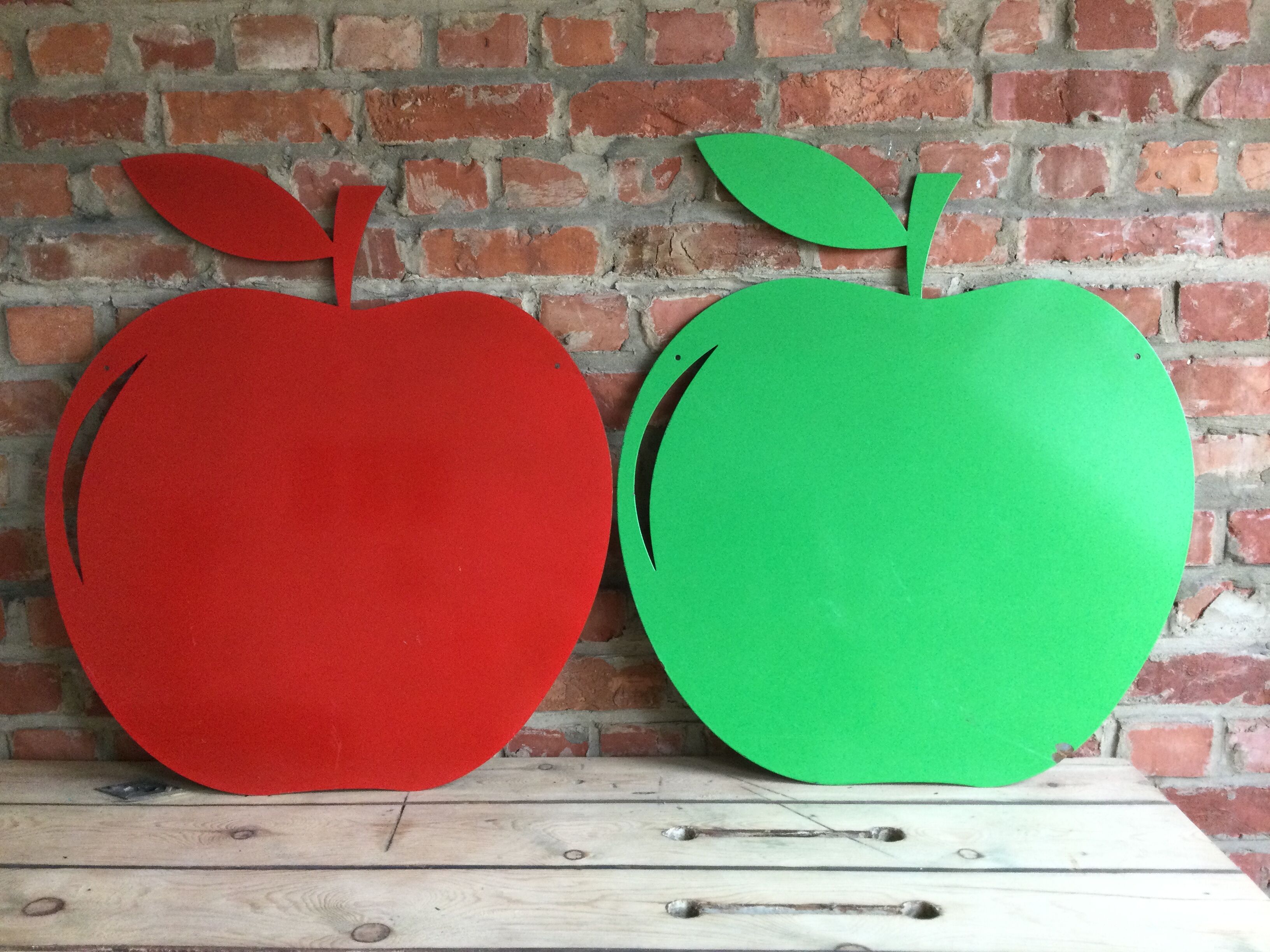 2 green and red apple magnetic panels