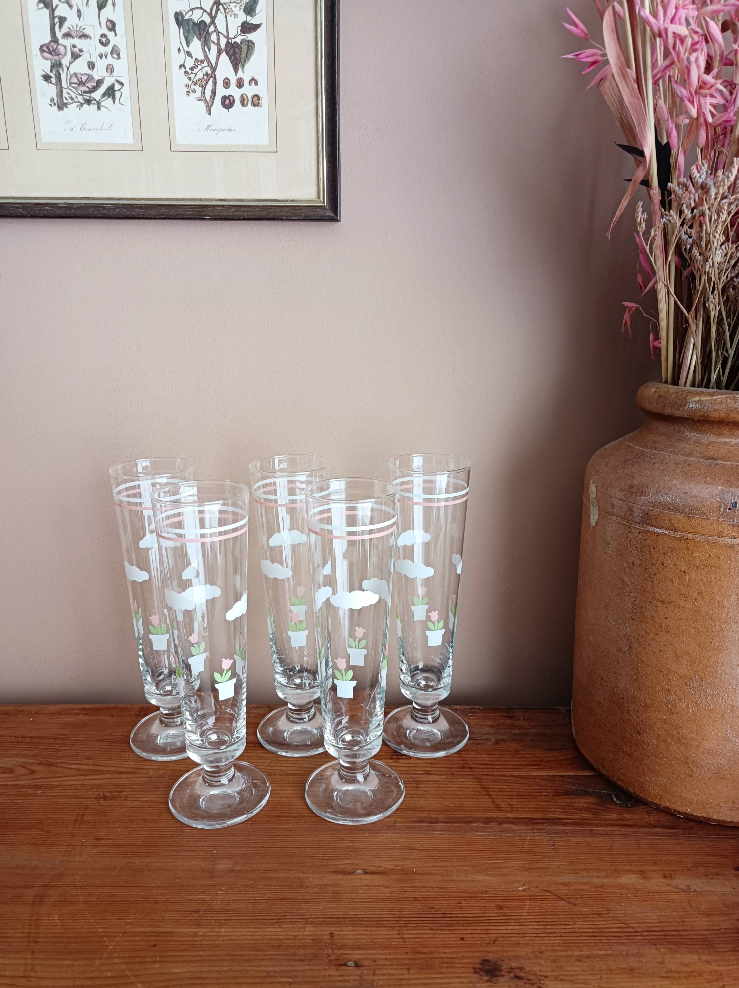 Set of 5 floral champagne glasses