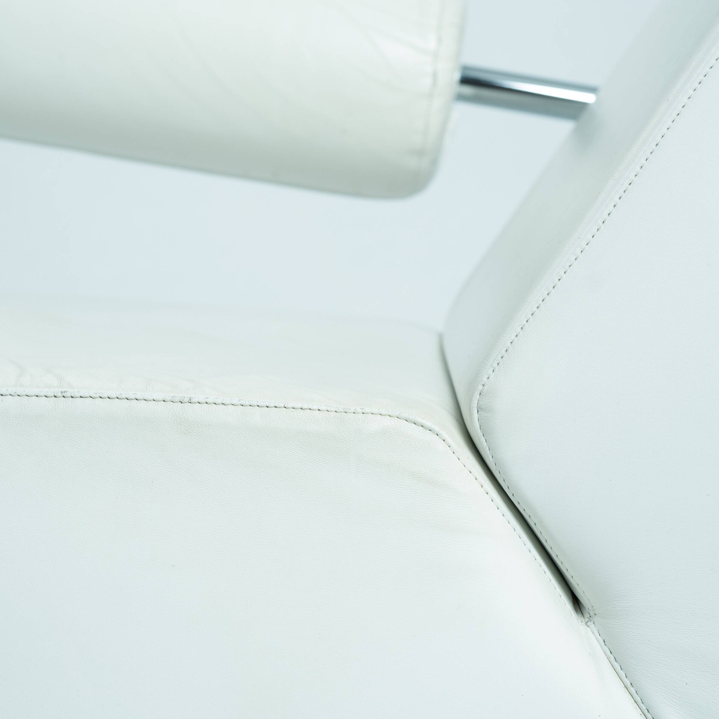 Dutch design Rob Eckhardt chaise longue white leather tubular steel, 1980s