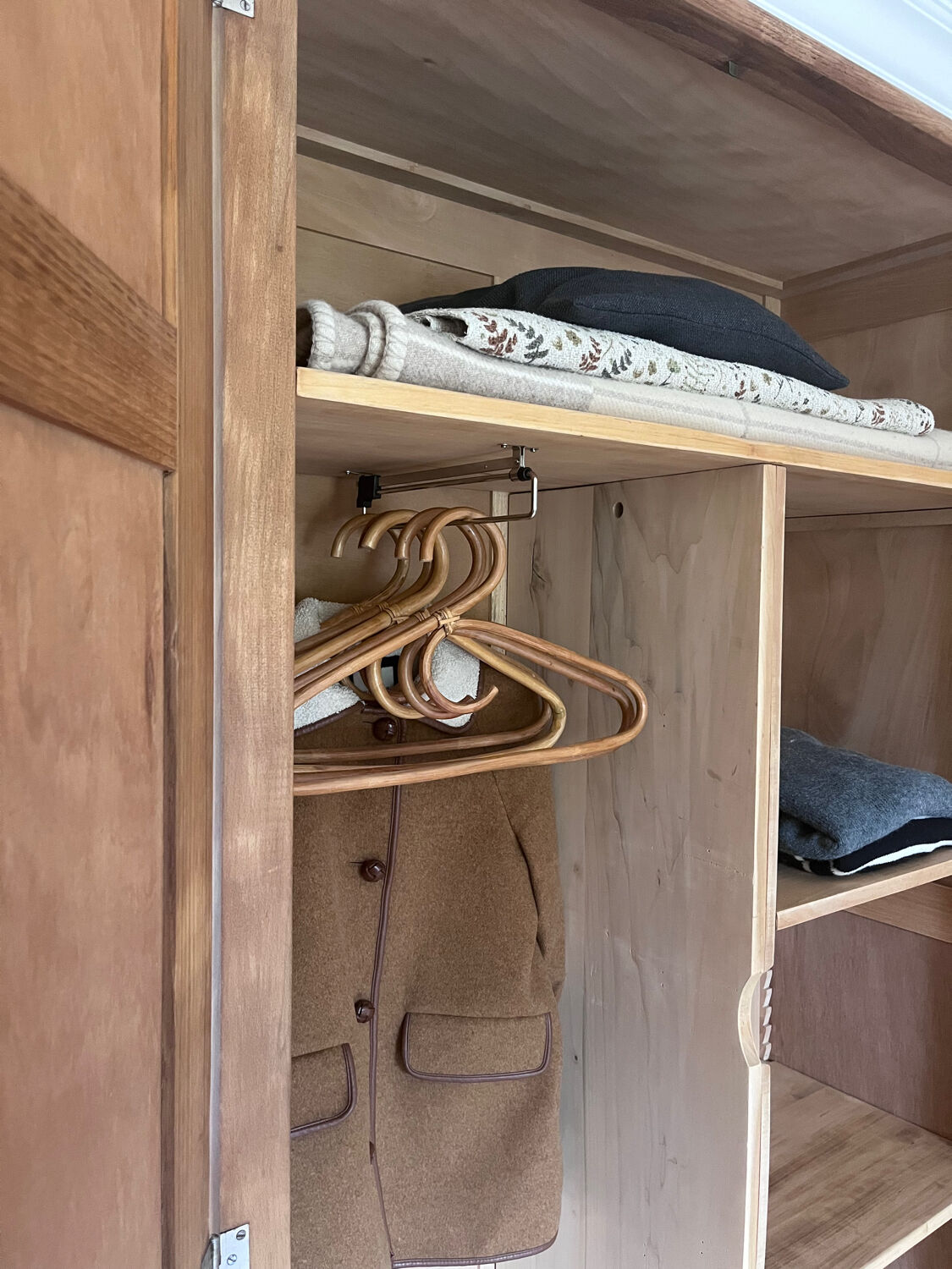 Ancienne armoire d’école – MBC (année 50/60)