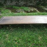 Table basse en bois sculpté de la tribu Naga