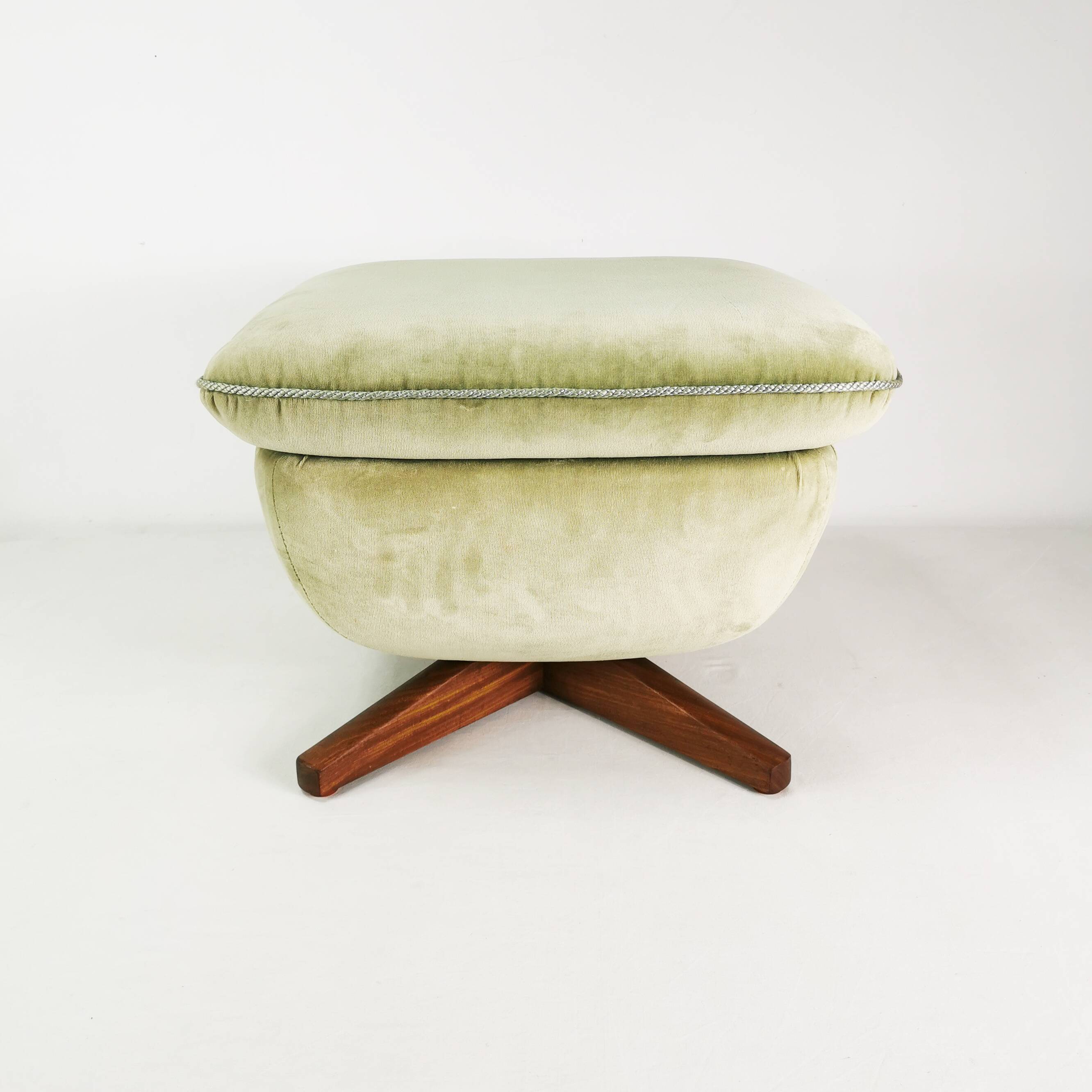 Pouf du milieu du siècle, Parker Knoll, Royaume-Uni, années 1960.