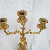 Paire de candélabres anciens en régule doré – style Louis XV – 41 cm